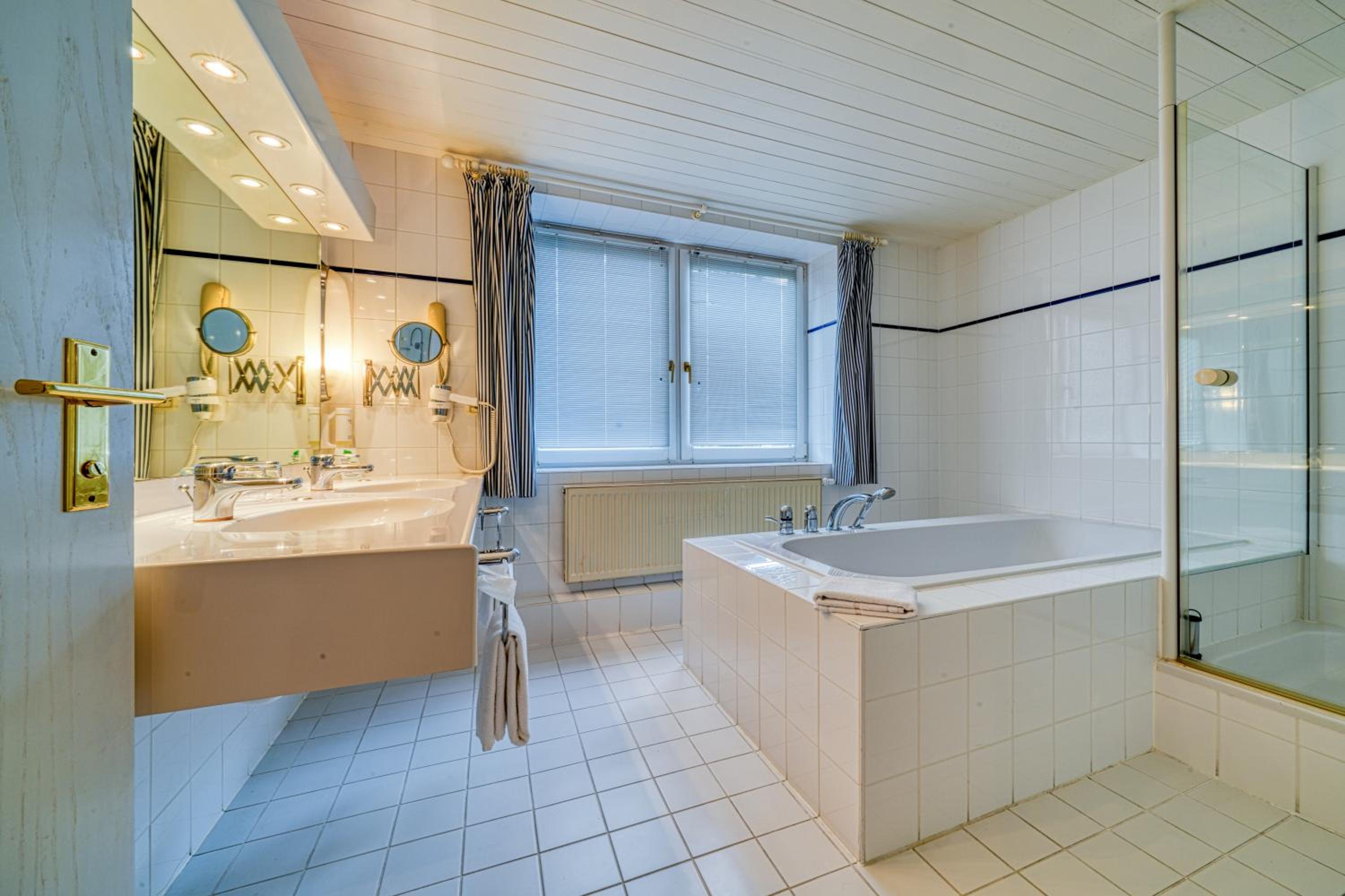 Suite - Photo 4