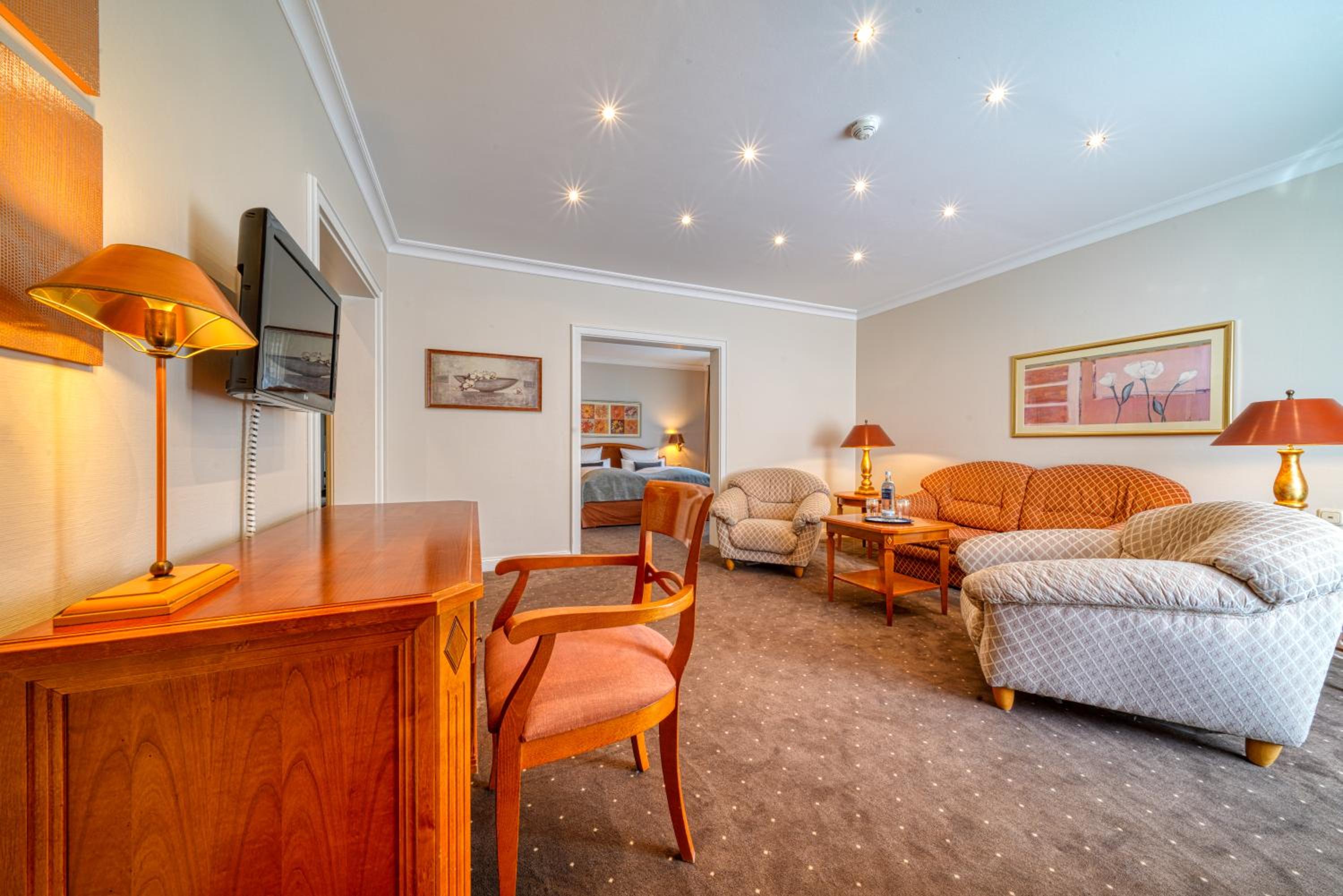 Suite - Photo 2