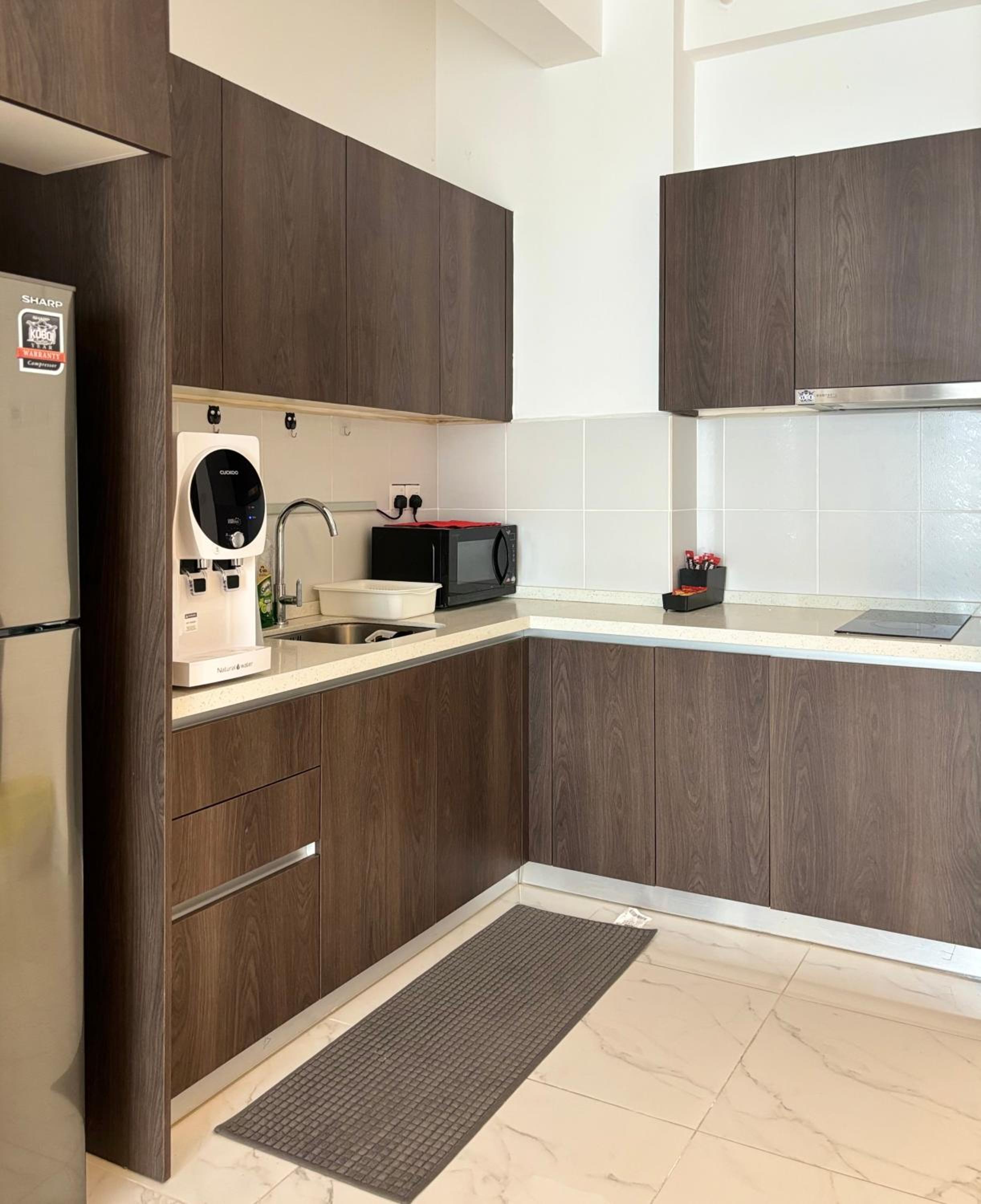 One-Bedroom Apartment - Non-Smoking - Photo 2