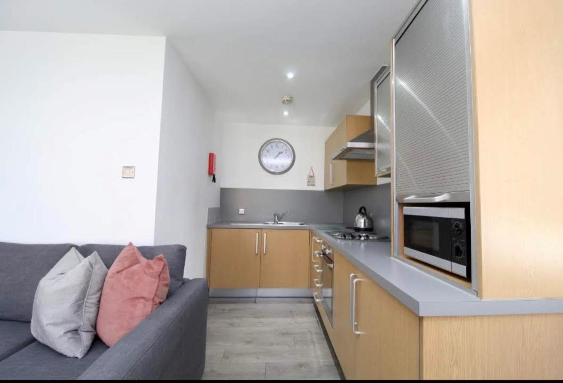 One-Bedroom Apartment - Photo 14