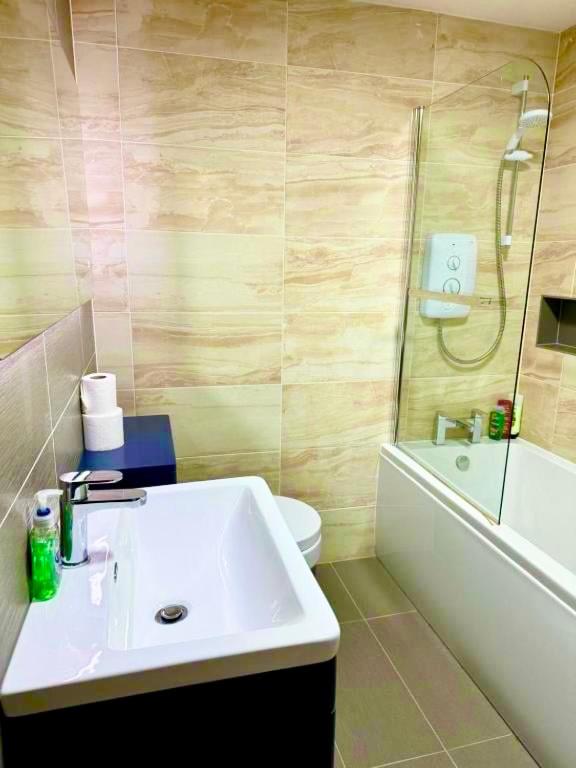 Triple Room with Private Bathroom - Photo 6