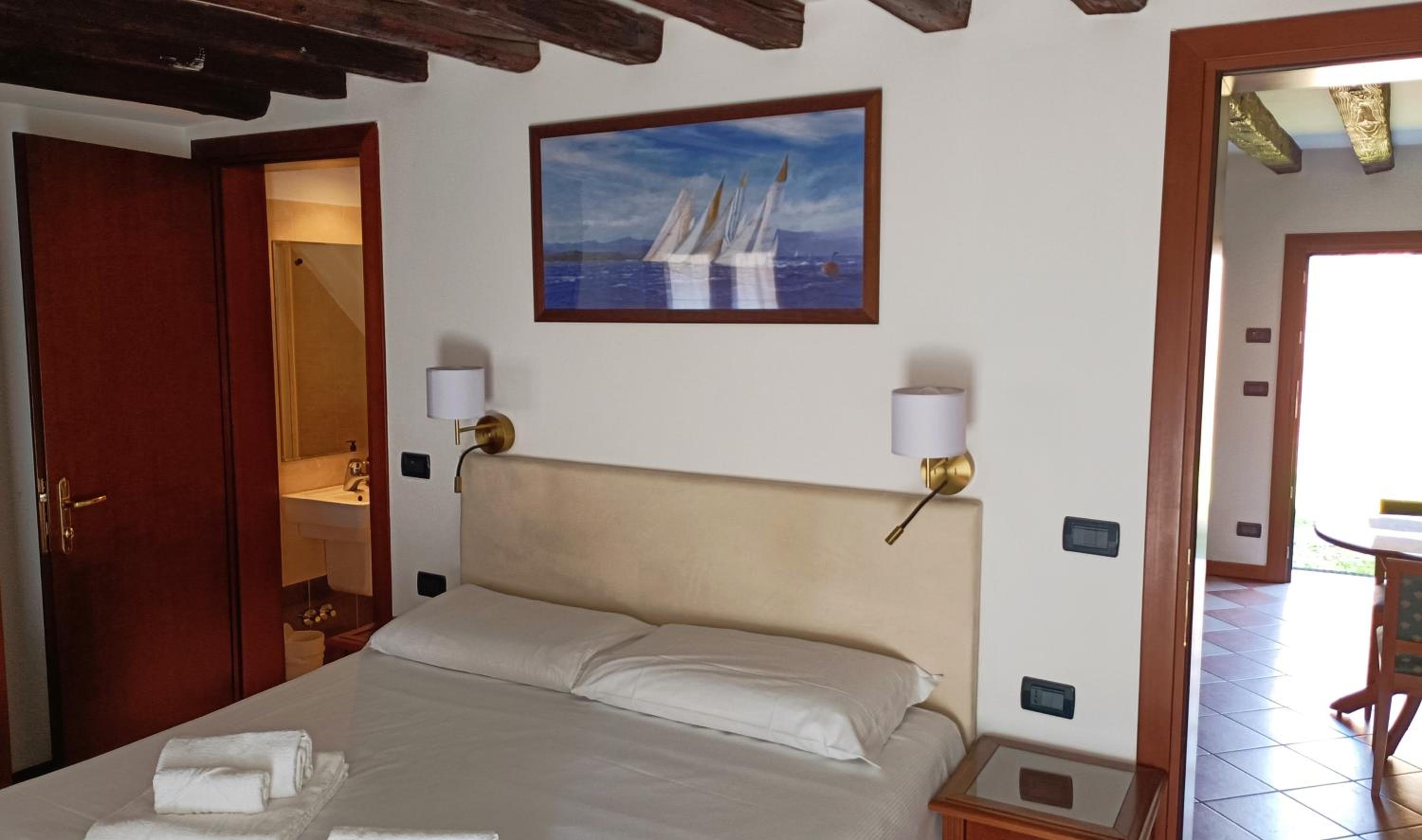 One-Bedroom Apartment with Garden photo 1