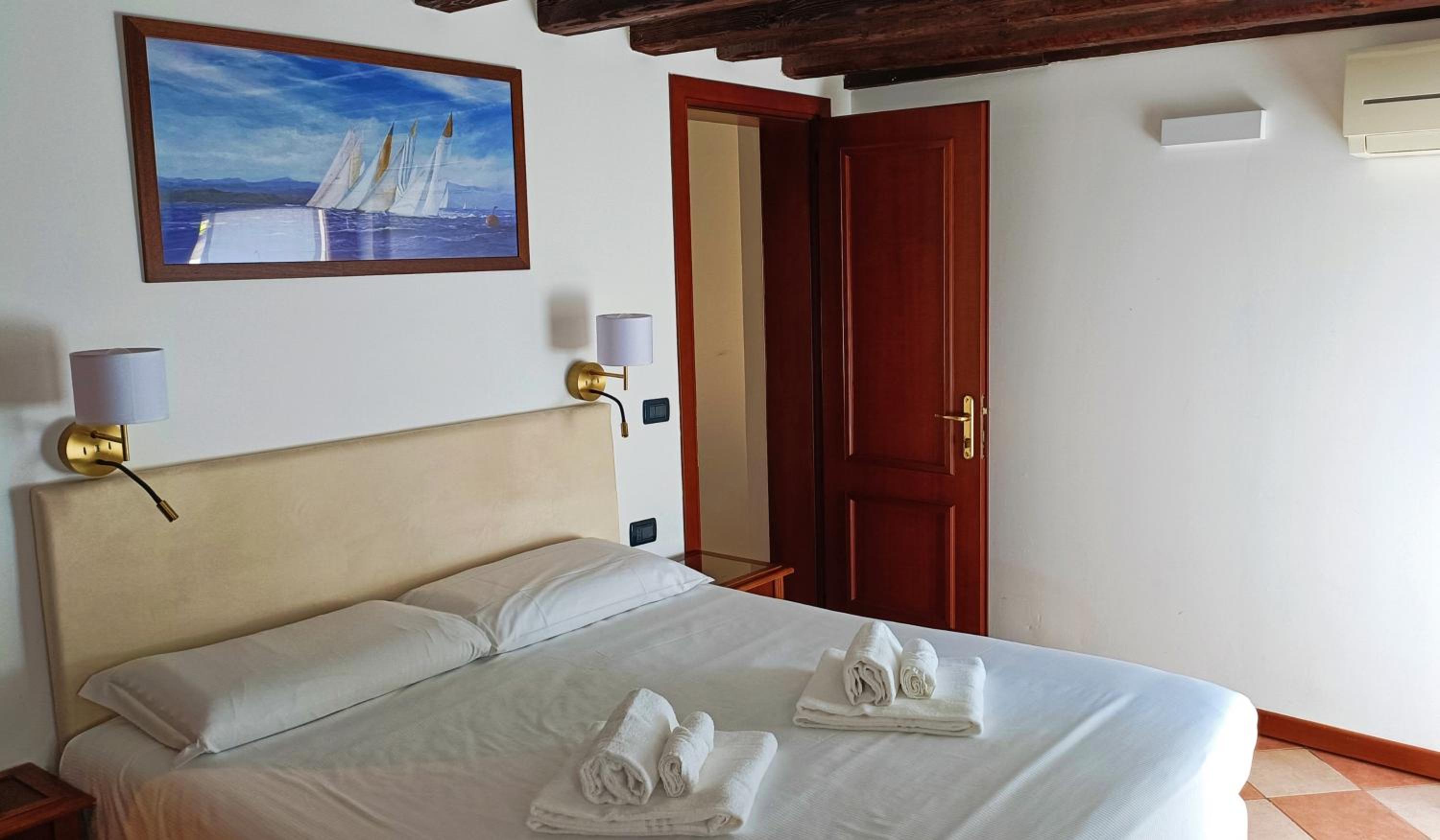 One-Bedroom Apartment with Garden photo 2