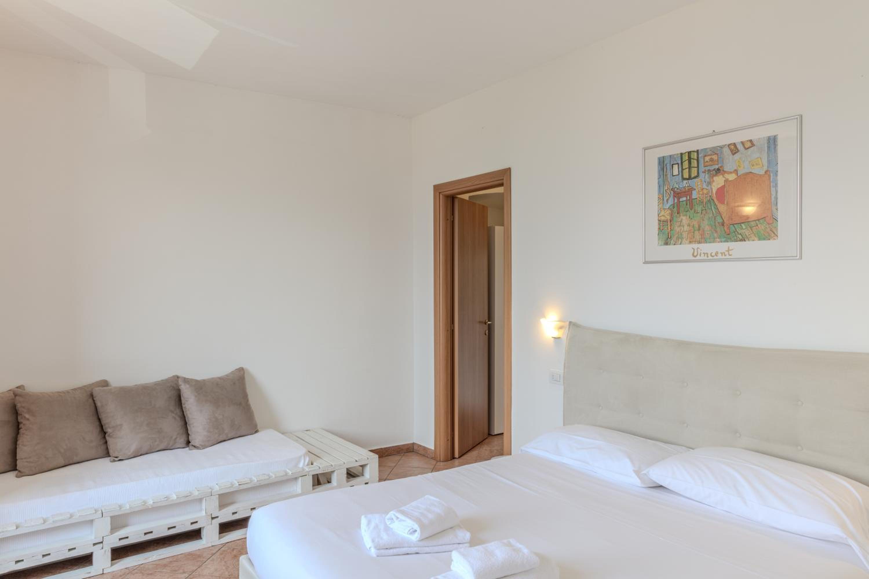 Apartment - Photo 2