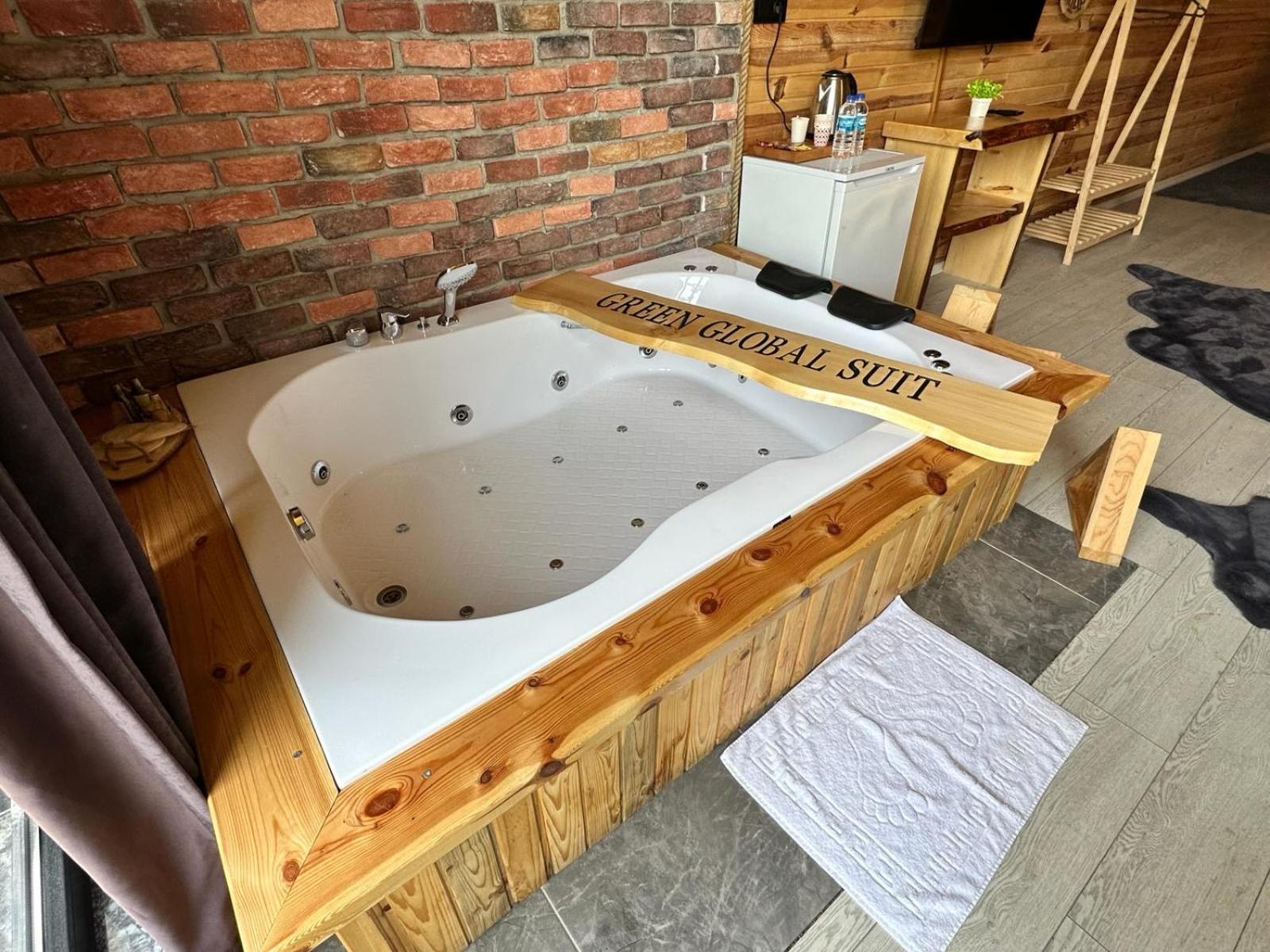 Studio With Spa Bath photo 3