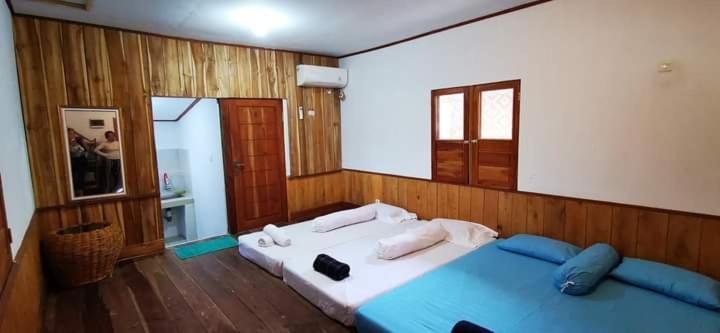 Family Room with Side Sea View - Photo 20