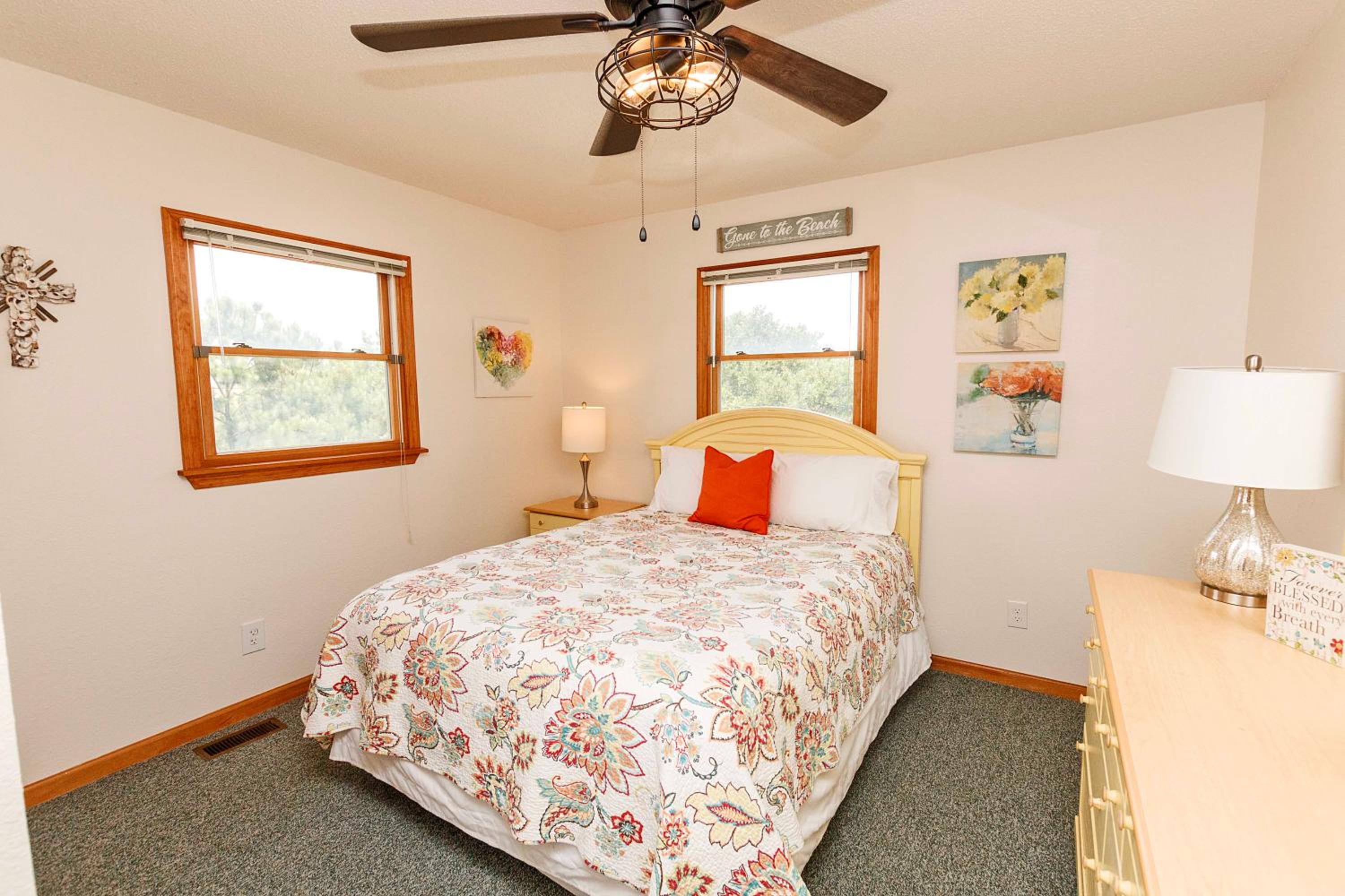 Five-Bedroom House photo 3