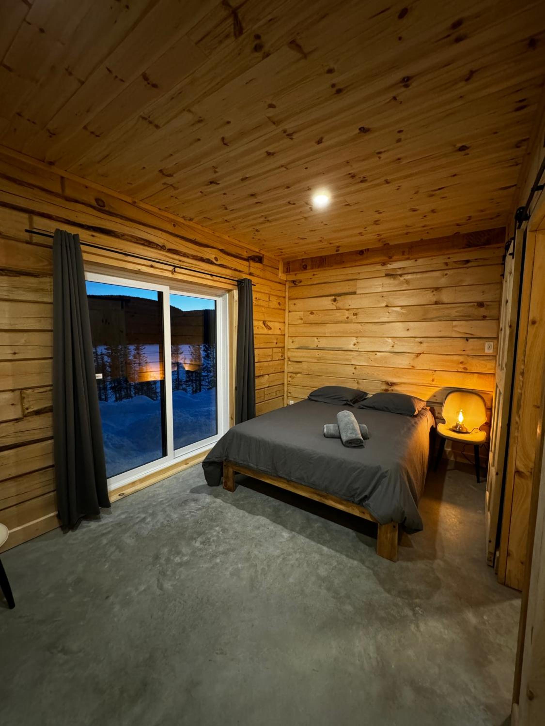 Double or Twin Room with Lake View photo 3