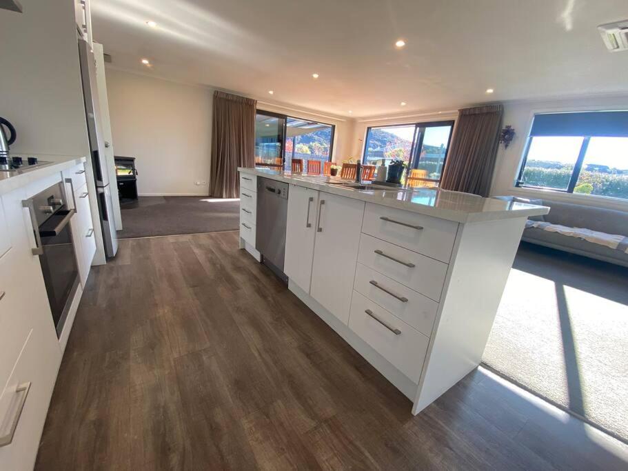 Three-Bedroom House photo 3