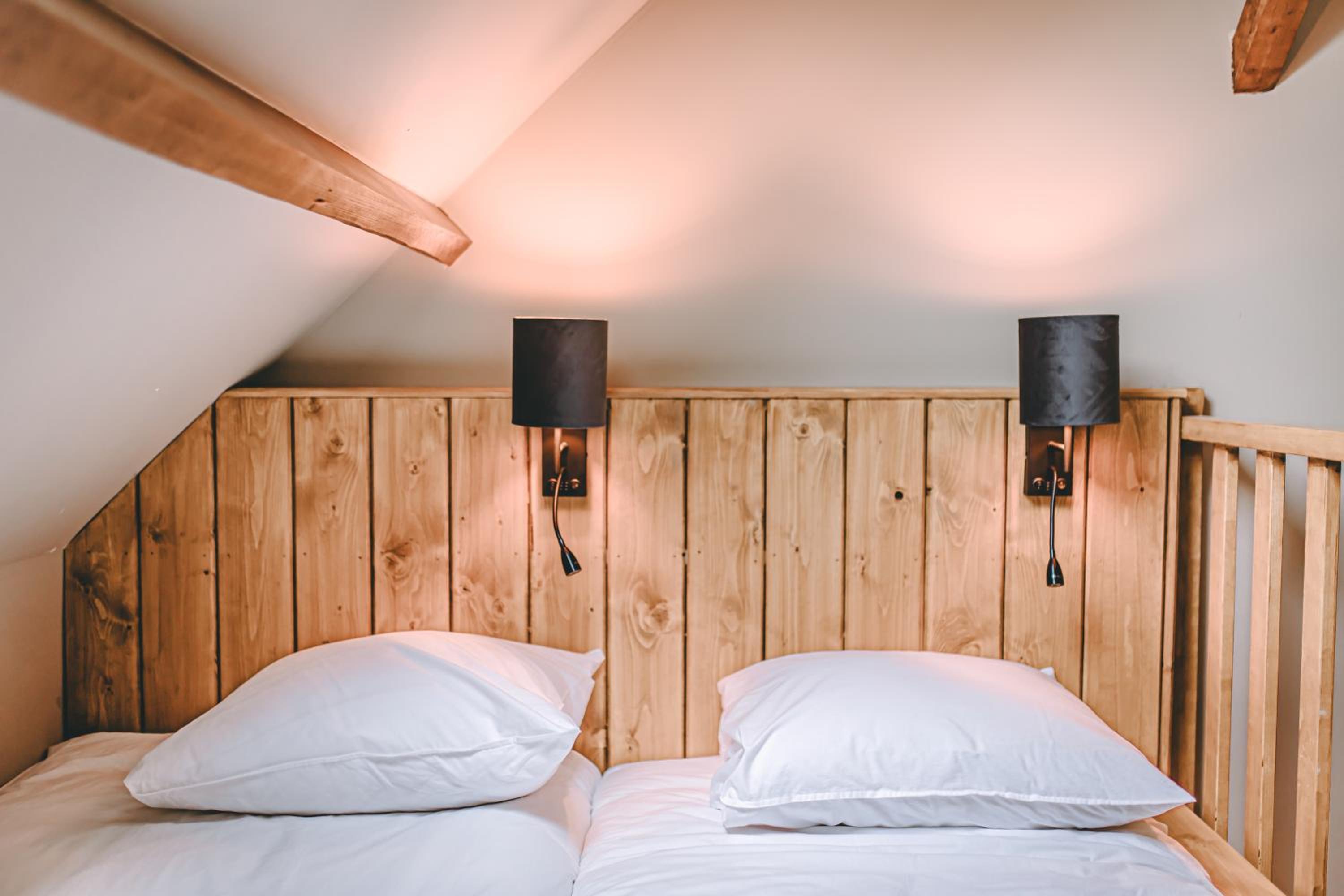 Deluxe Double Room with Bath photo 3
