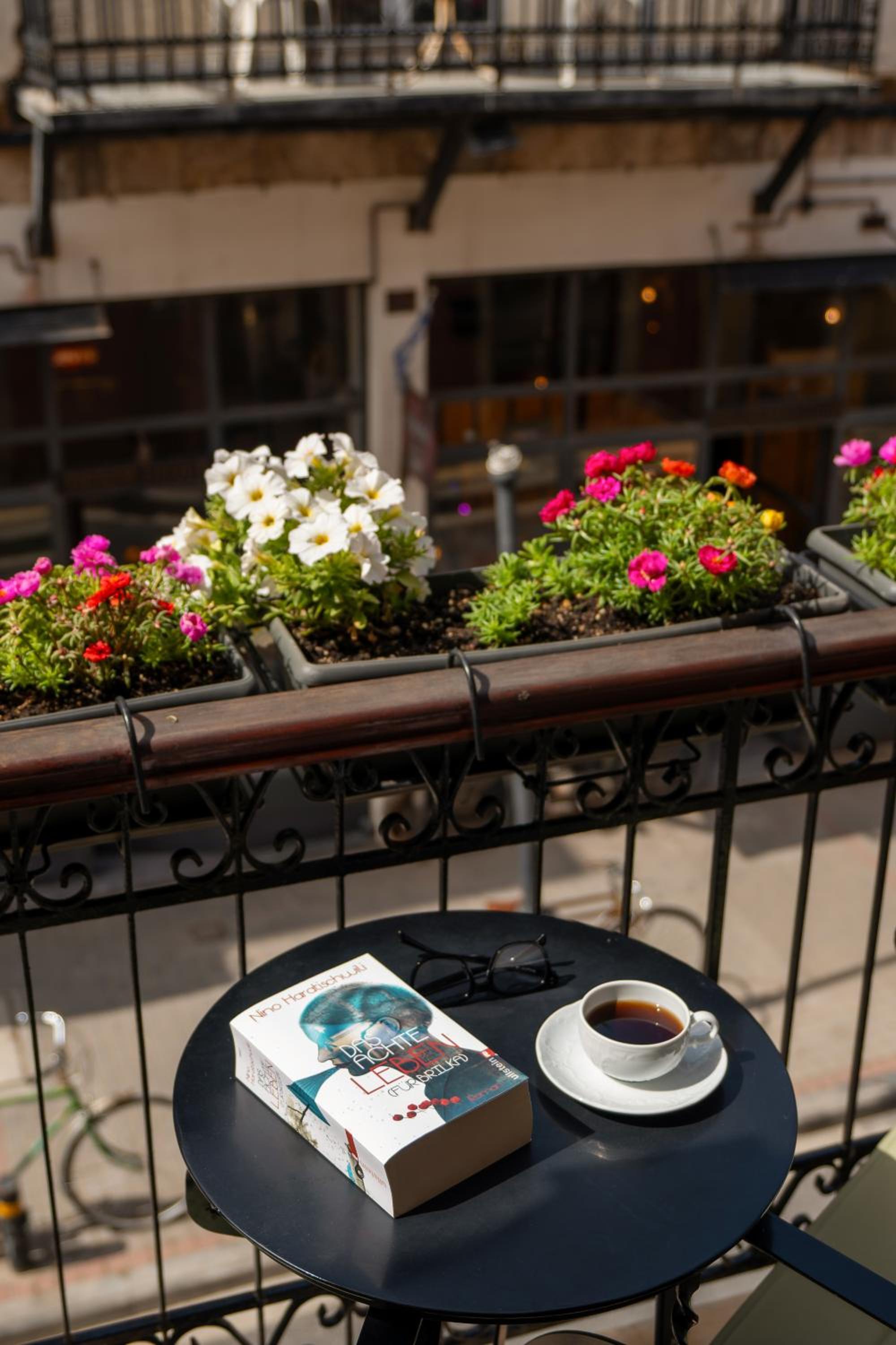 King Suite with Balcony photo 2