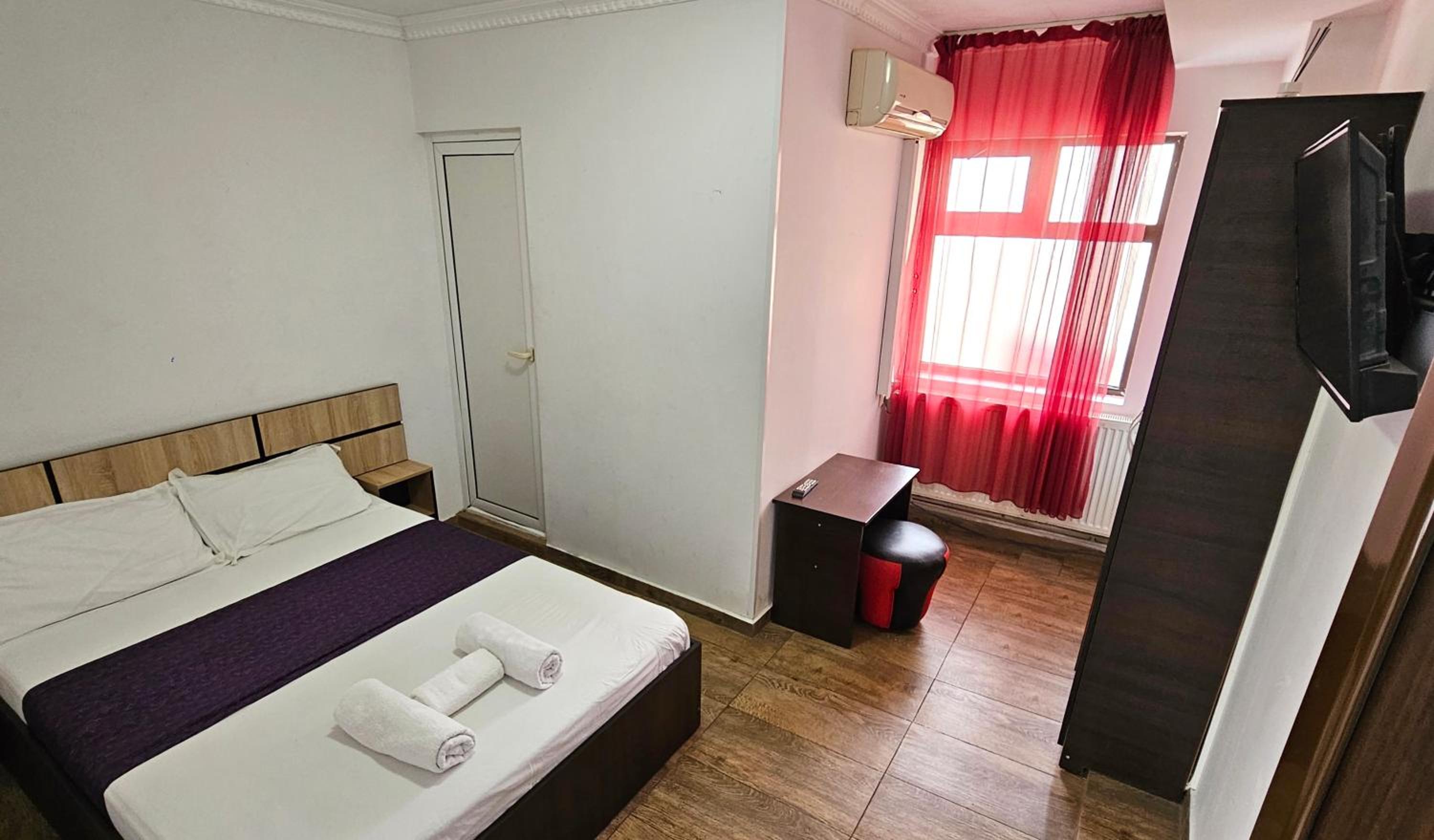 Double Room - Photo 3