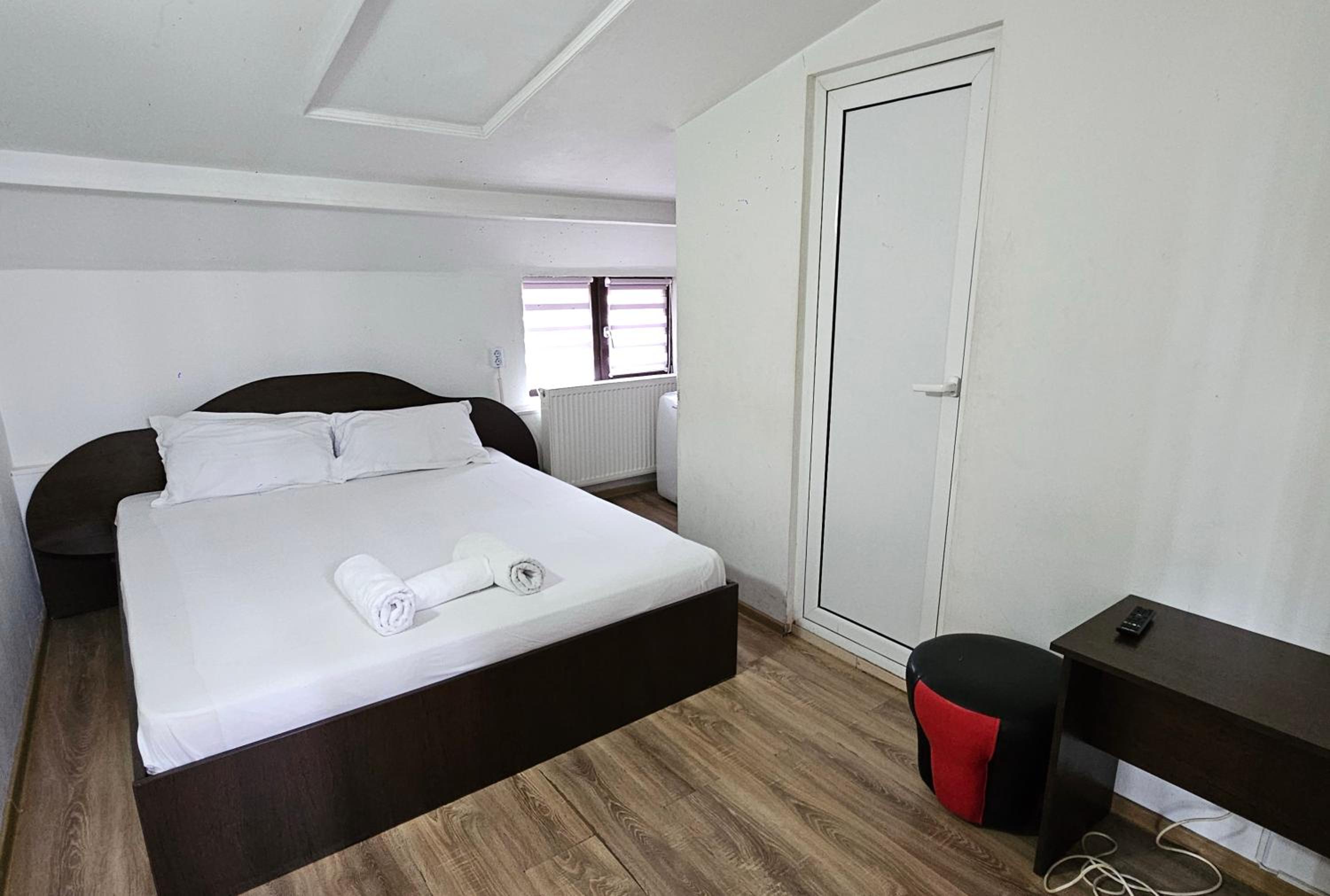 Double Room - Photo 4