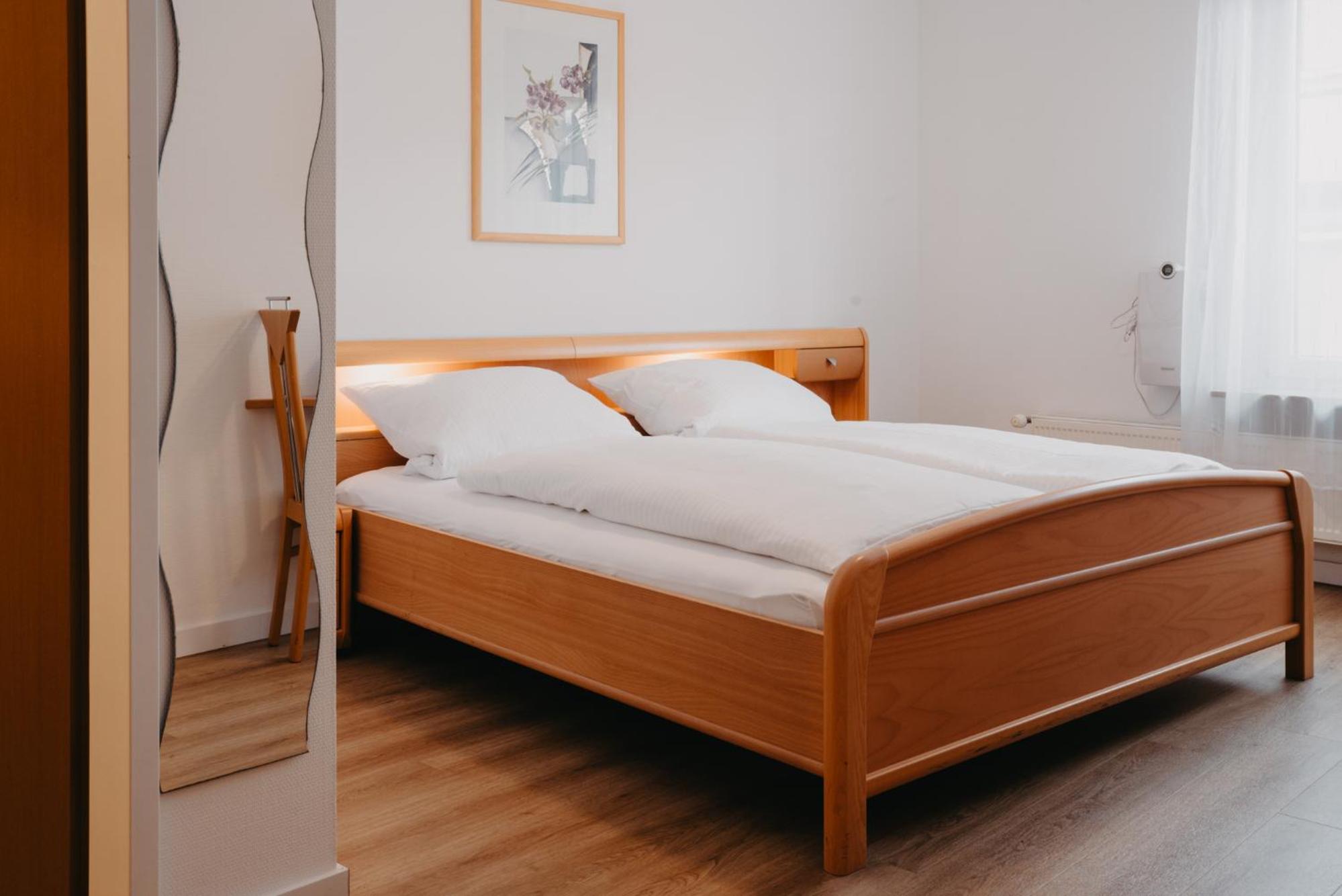Standard King Room photo 3