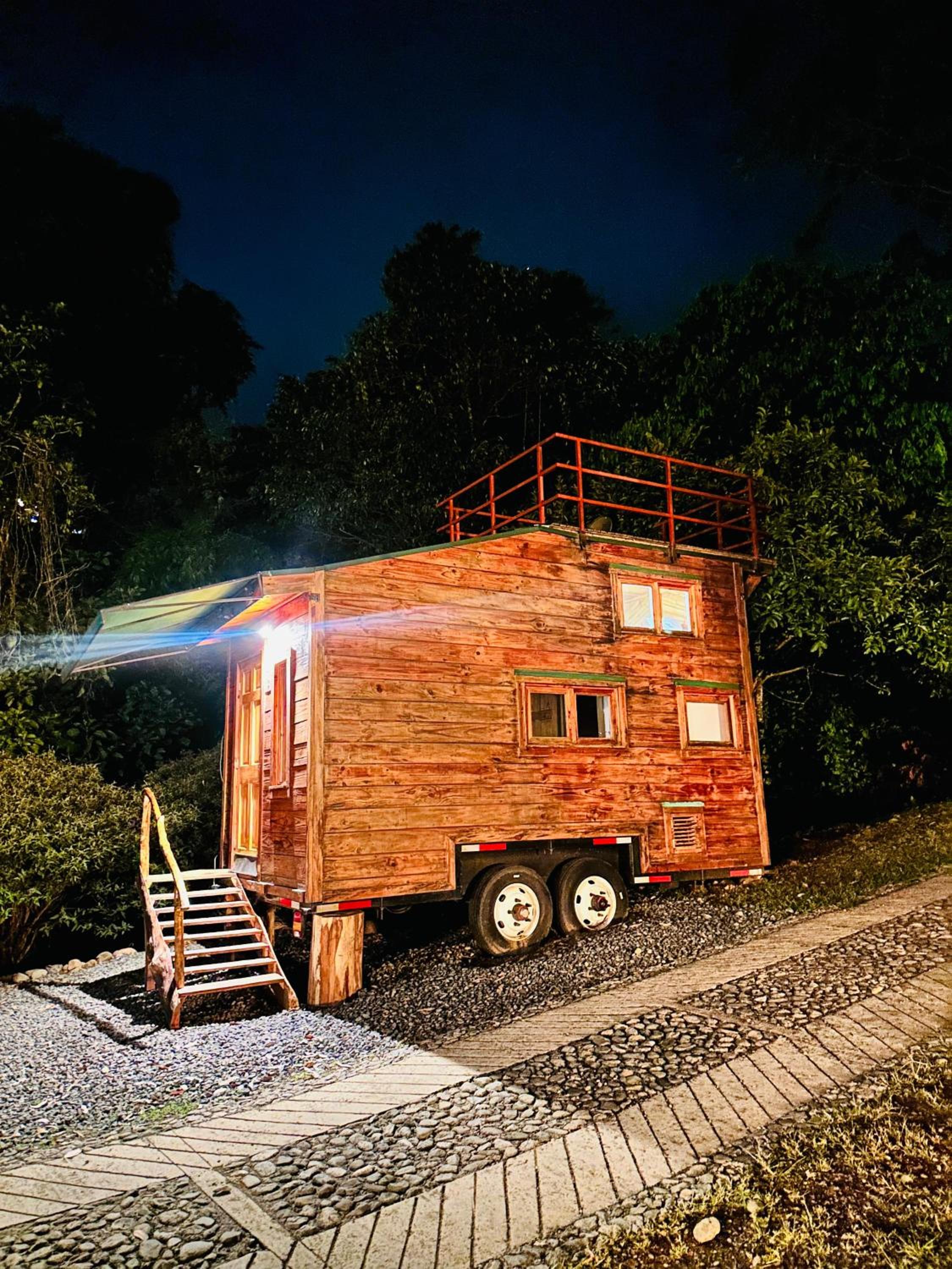 Mobile Home photo 2