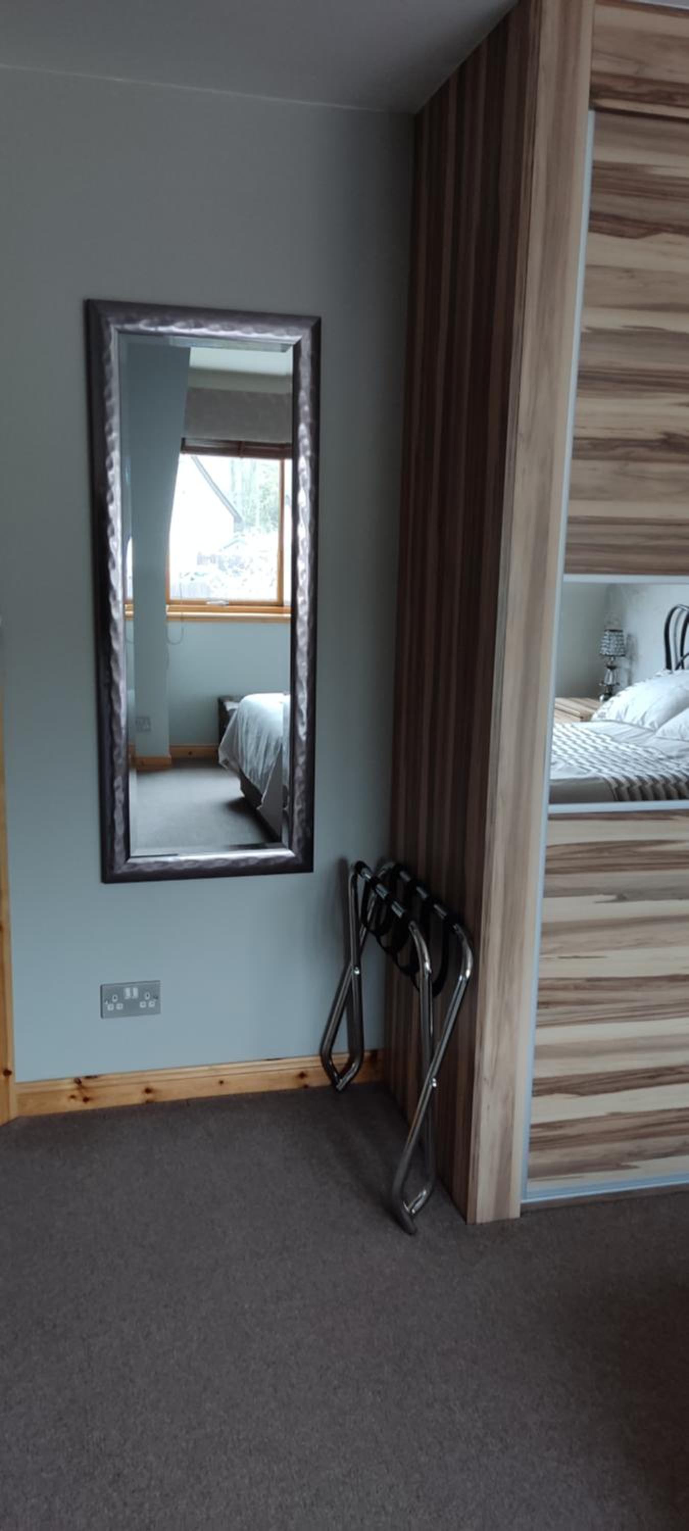 Large Double Room - Photo 4