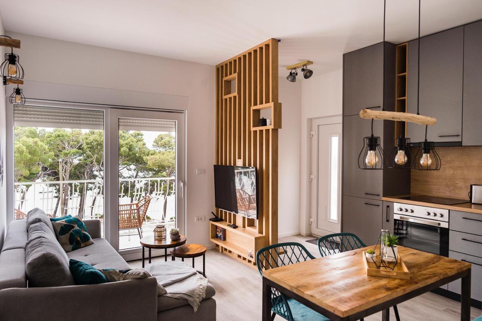 Deluxe One-Bedroom Apartment with Ocean View photo 1