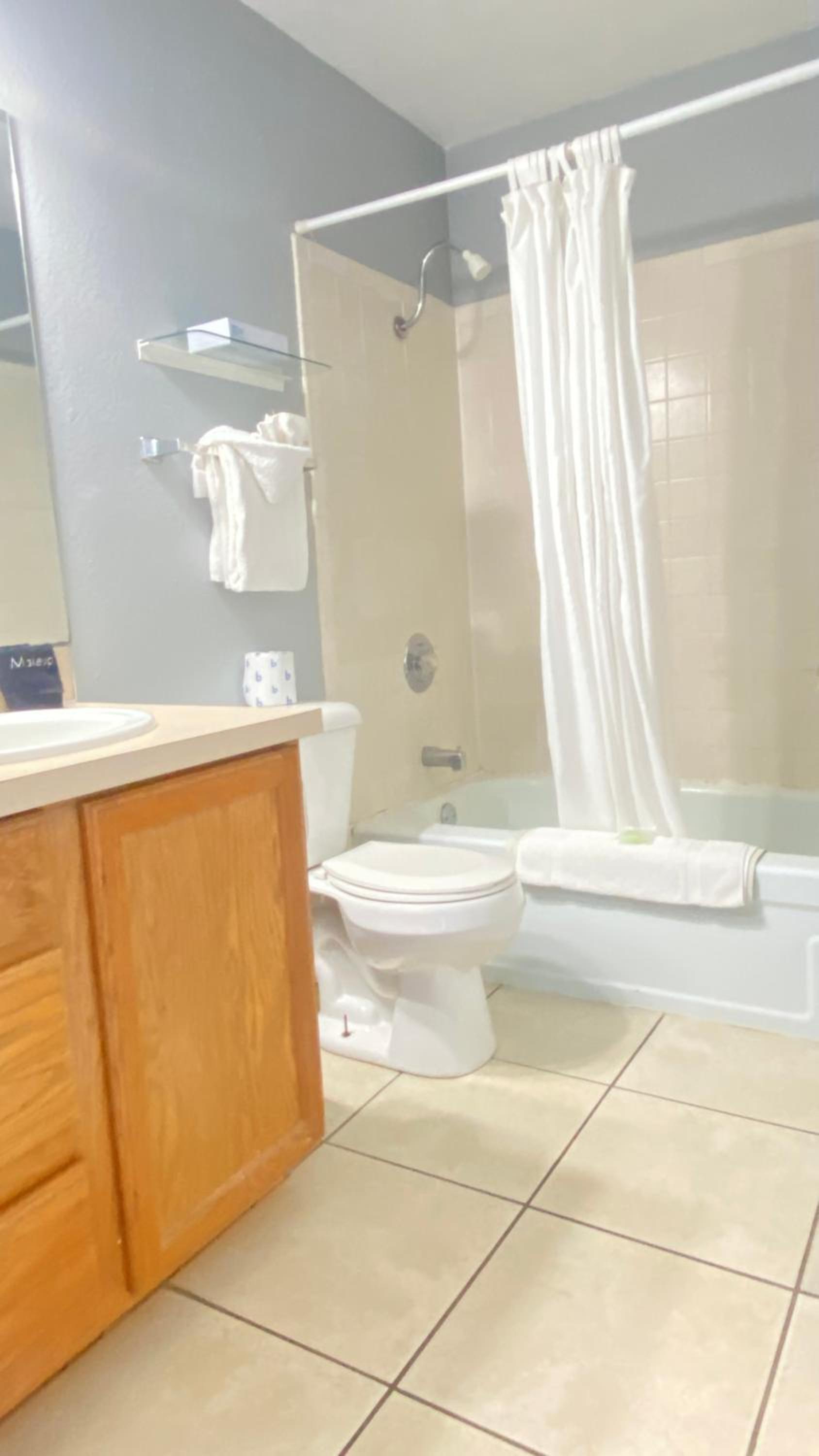One-Bedroom Suite with Two Queen Beds - Photo 4