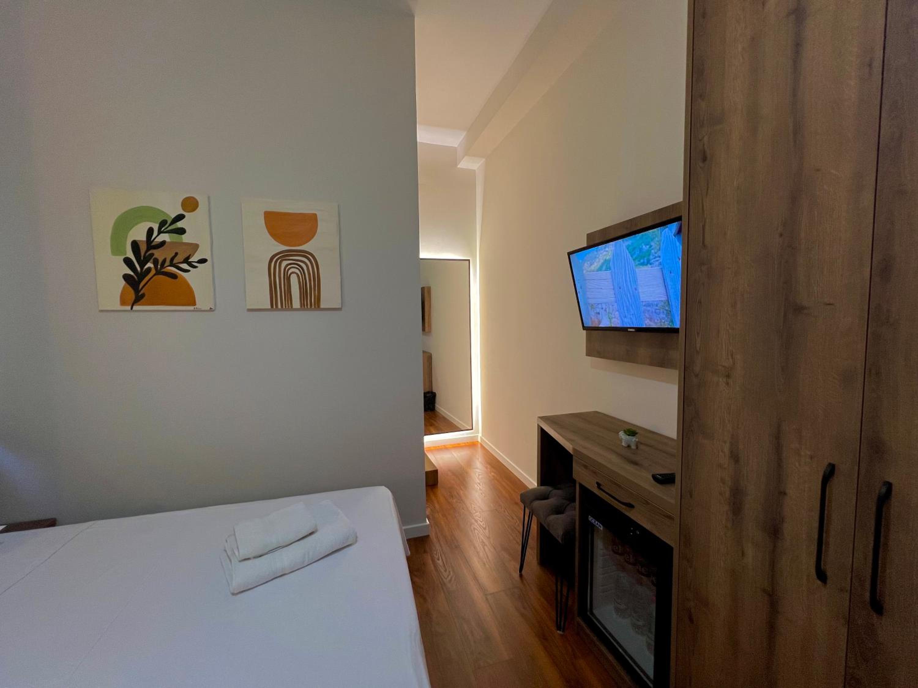 Quadruple Room with Private Bathroom photo 1