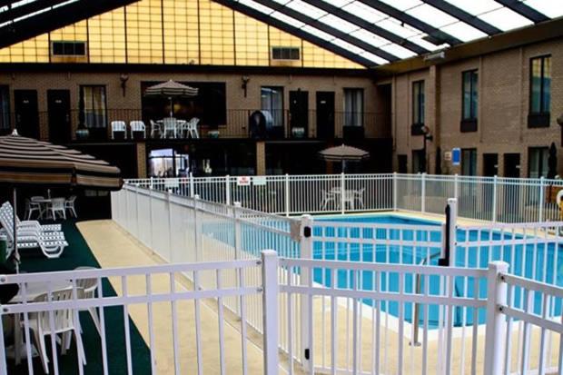 Single Room with Pool View