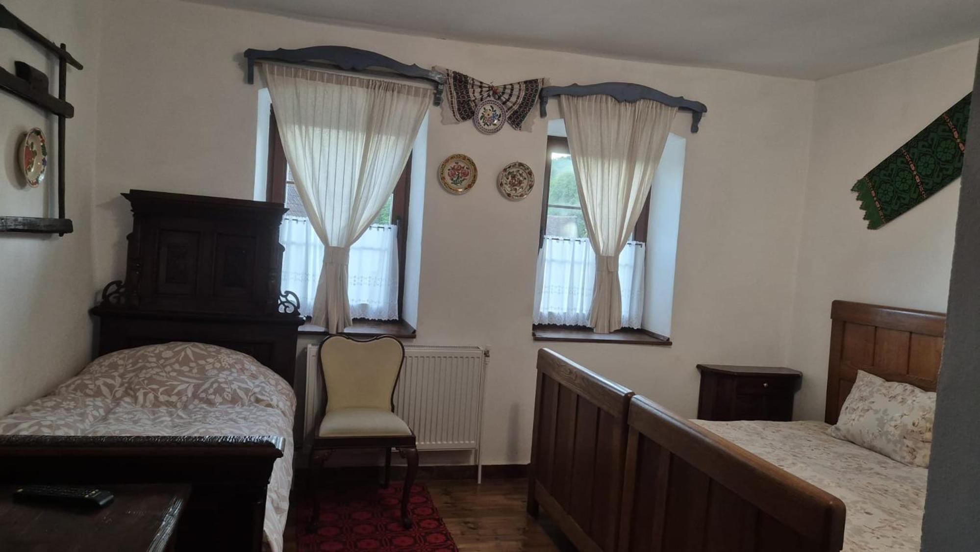 Family Room - Photo 2