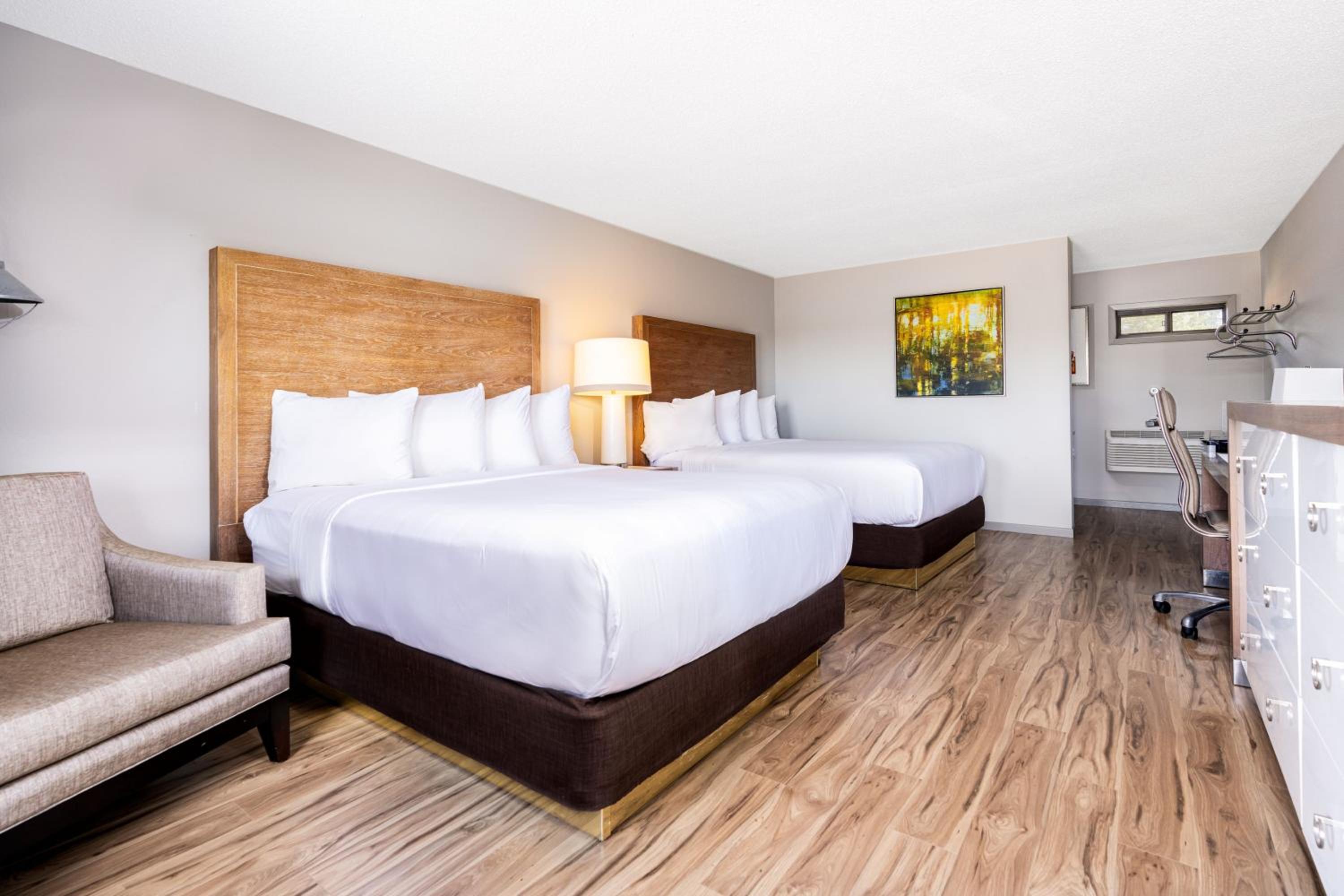 Tiki Motel Room 2 Queen Beds -