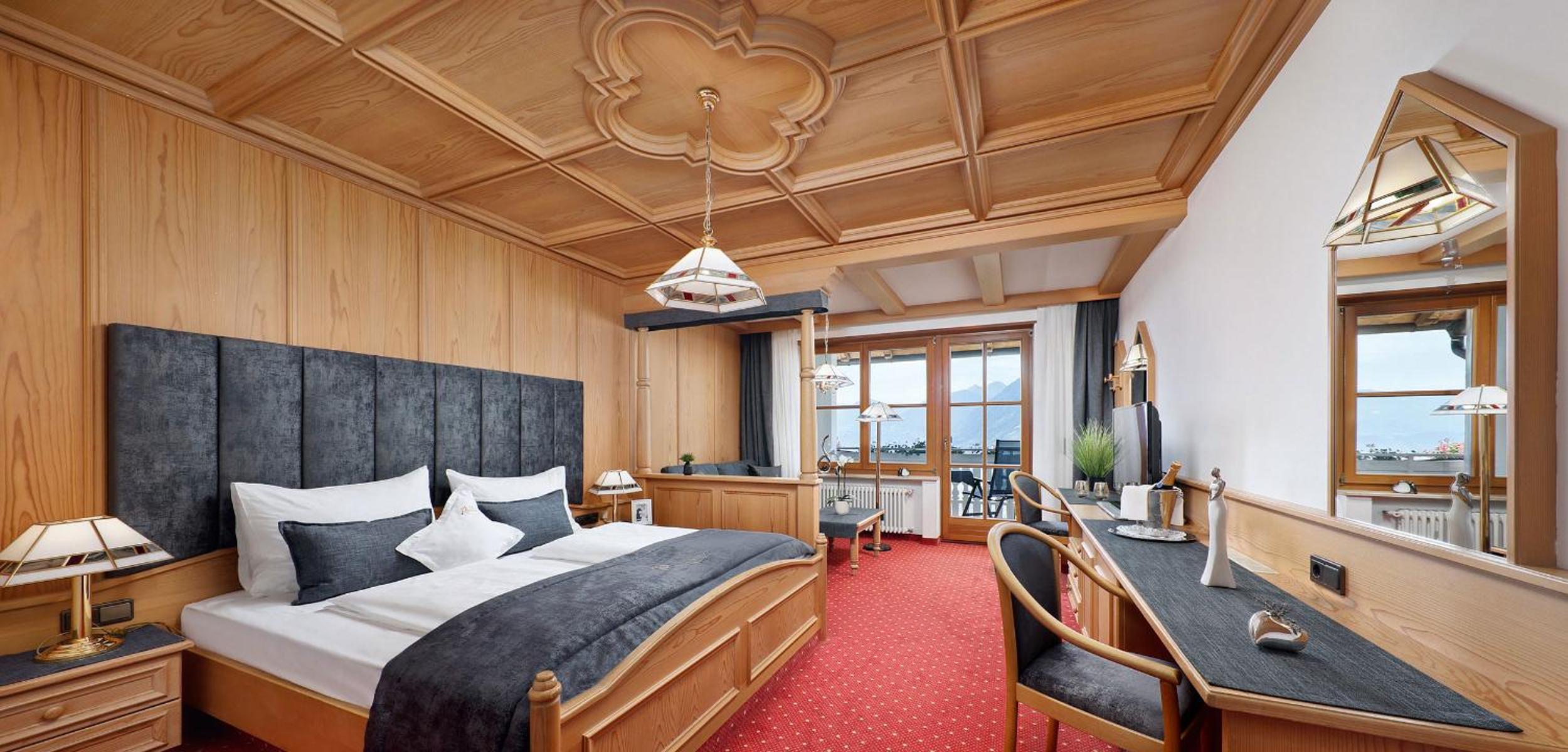 Family Room with Panoramic View (2 Adults + 1 Child)