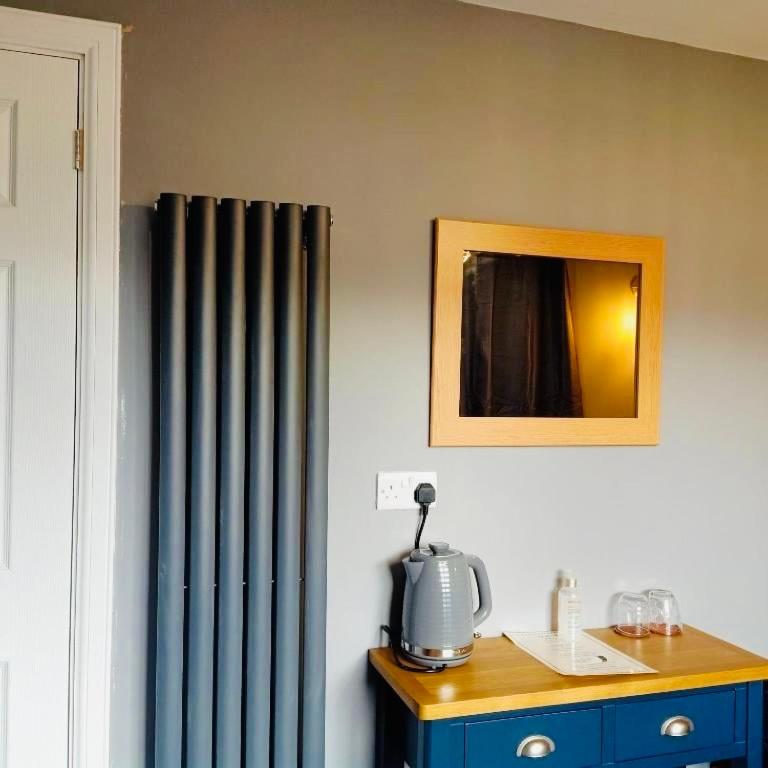 Twin Room with Shared Bathroom photo 2