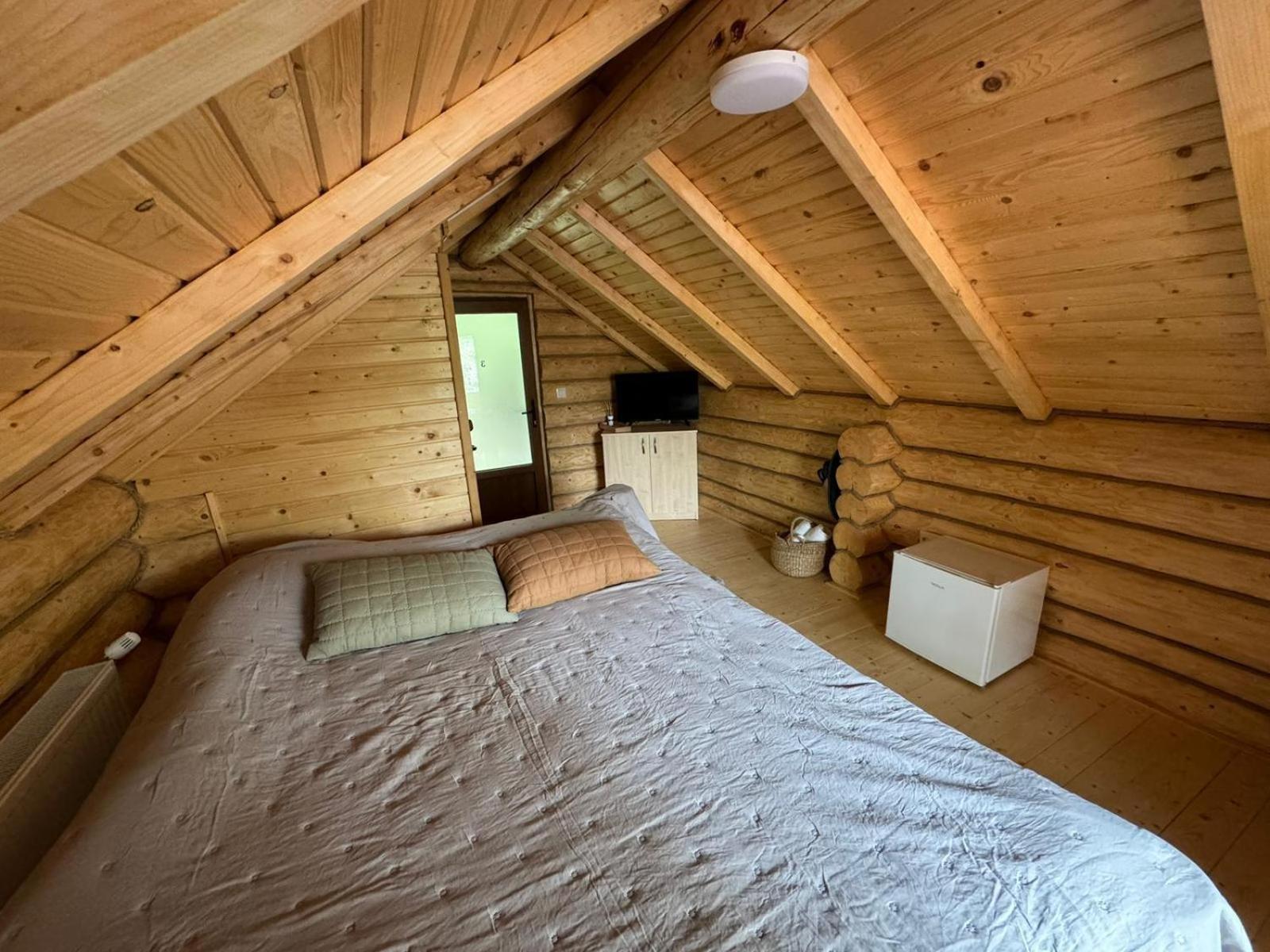 One-Bedroom House photo 1