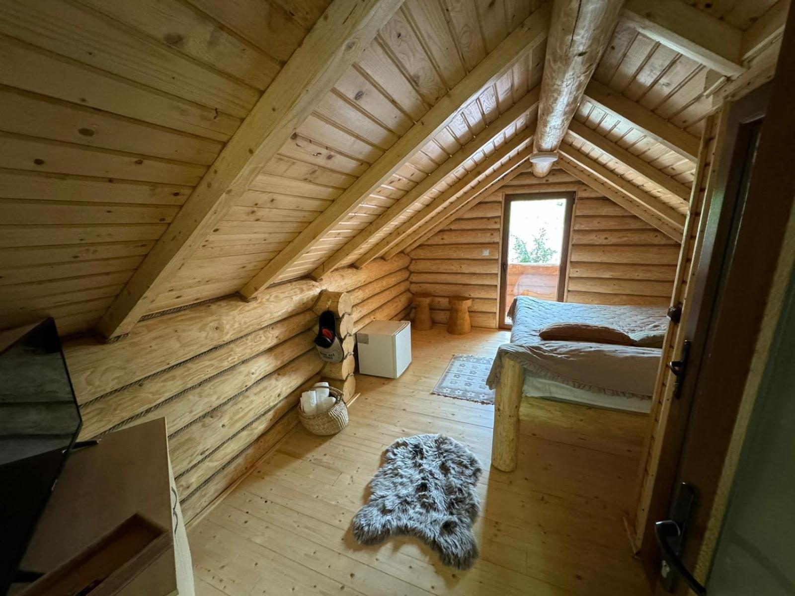 One-Bedroom House photo 2