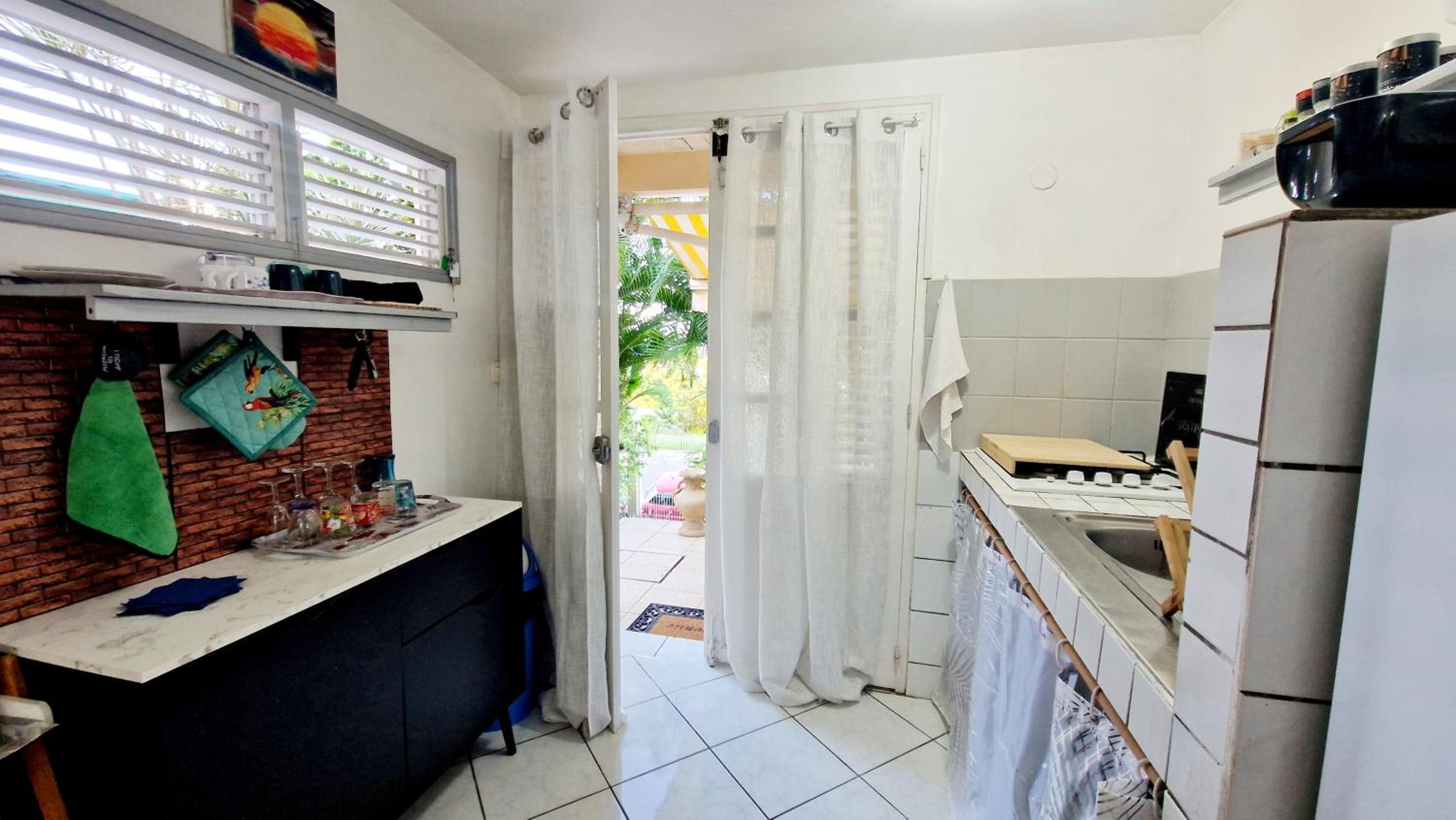 One-Bedroom Apartment photo 3
