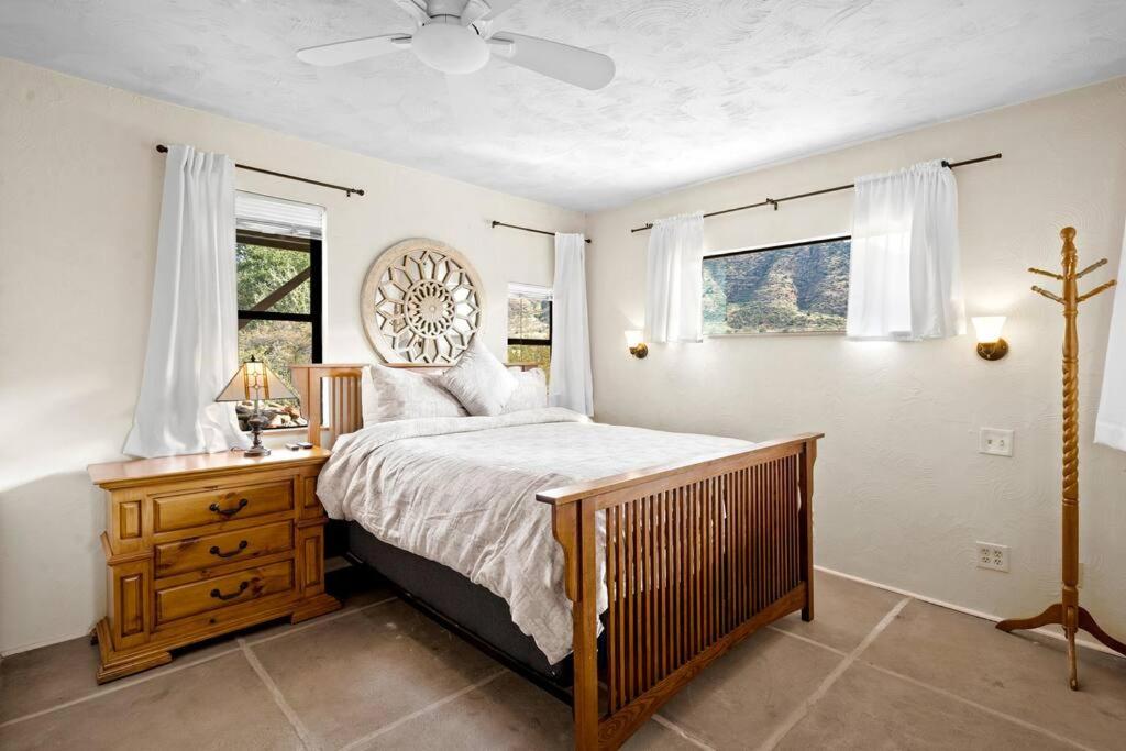 One-Bedroom House photo 1