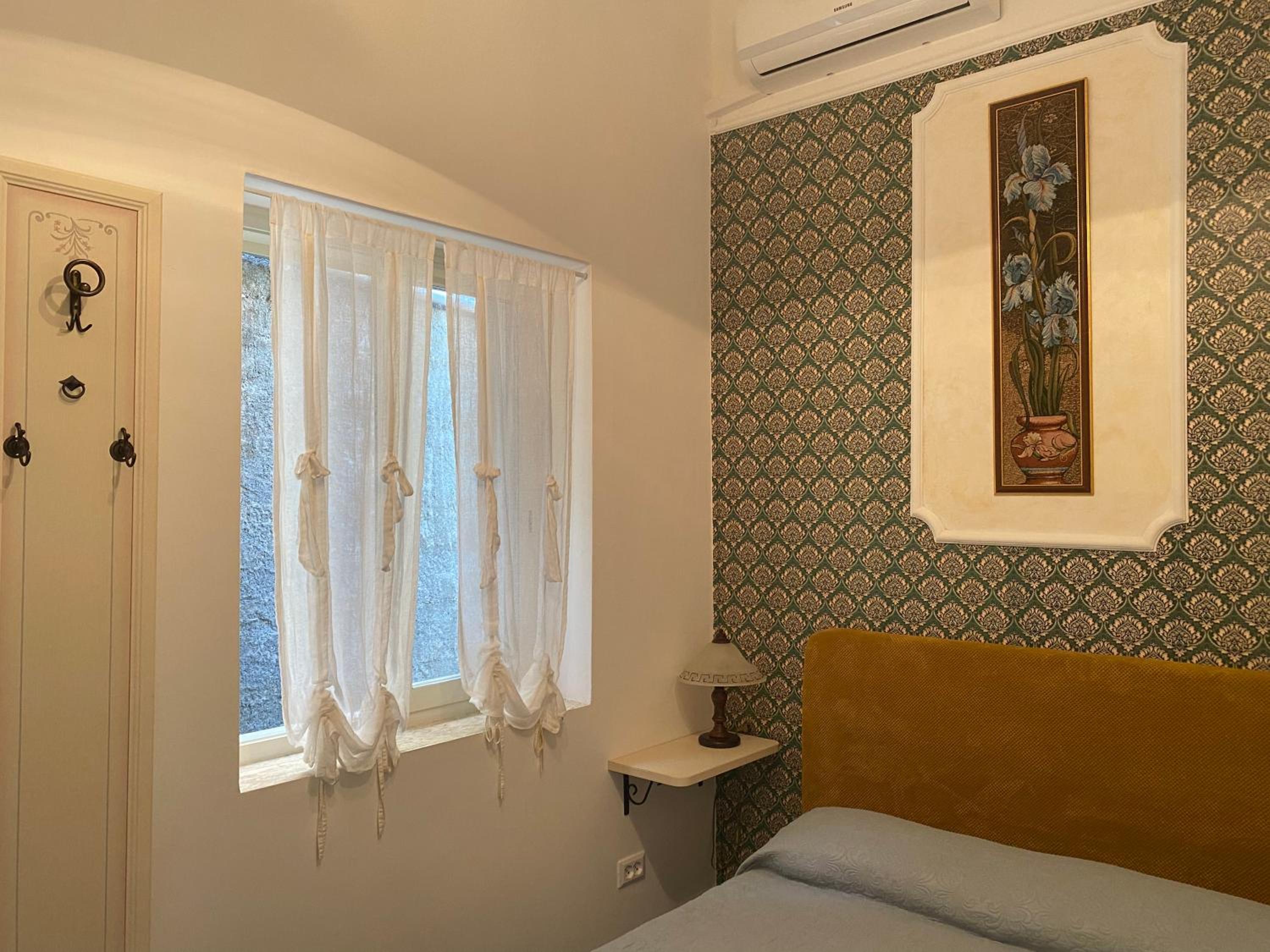 Deluxe Double Room with Shower