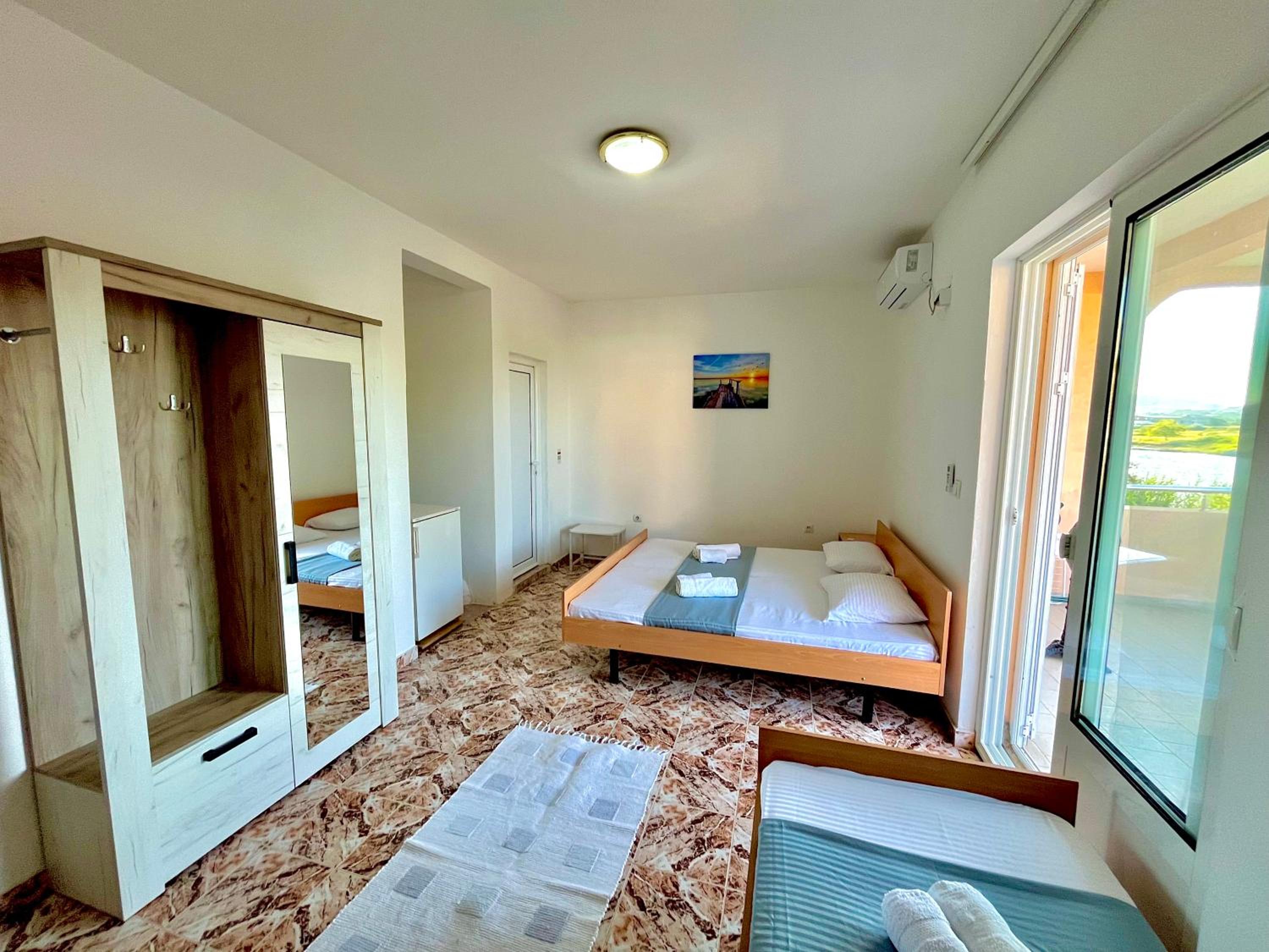 Triple Room With Lake View photo 2