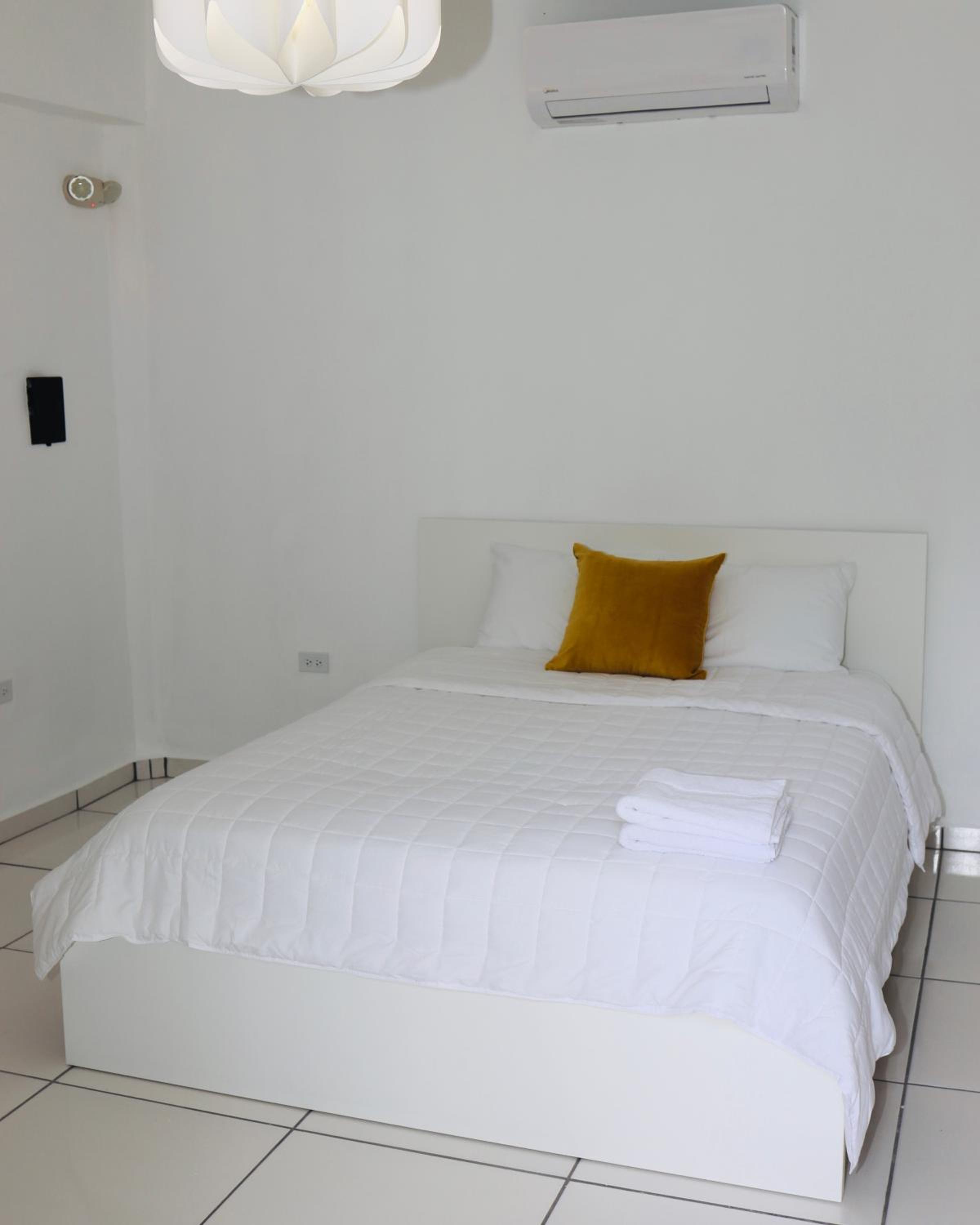 Queen Room - Disability Access photo 1