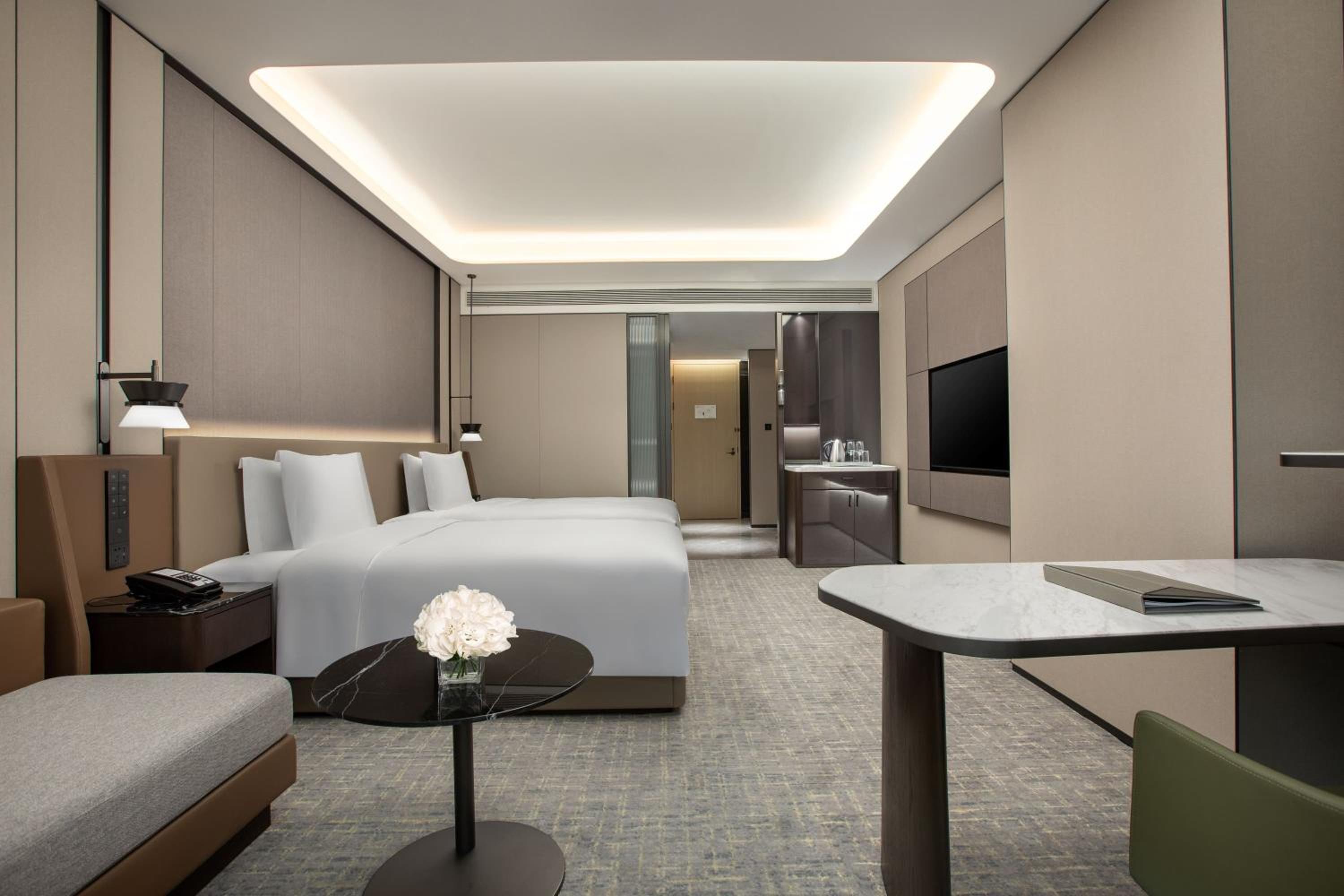Premium Double Room with Two Double Beds - Lounge Access - Photo 2