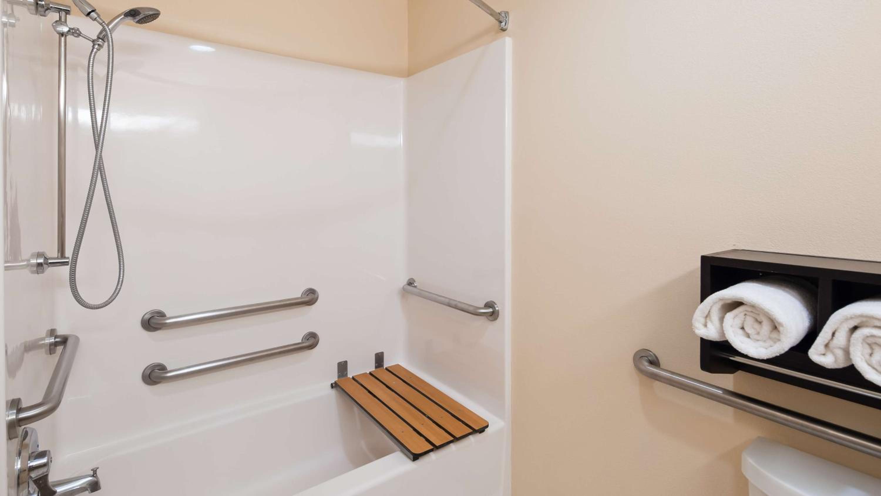 King Room - Disability Access/Non-Smoking - Photo 4
