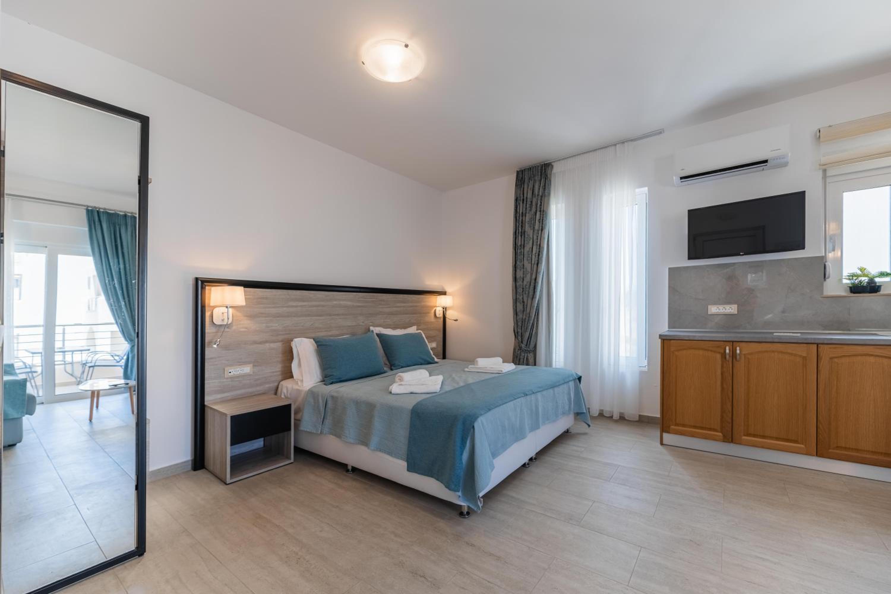 Large Double Room