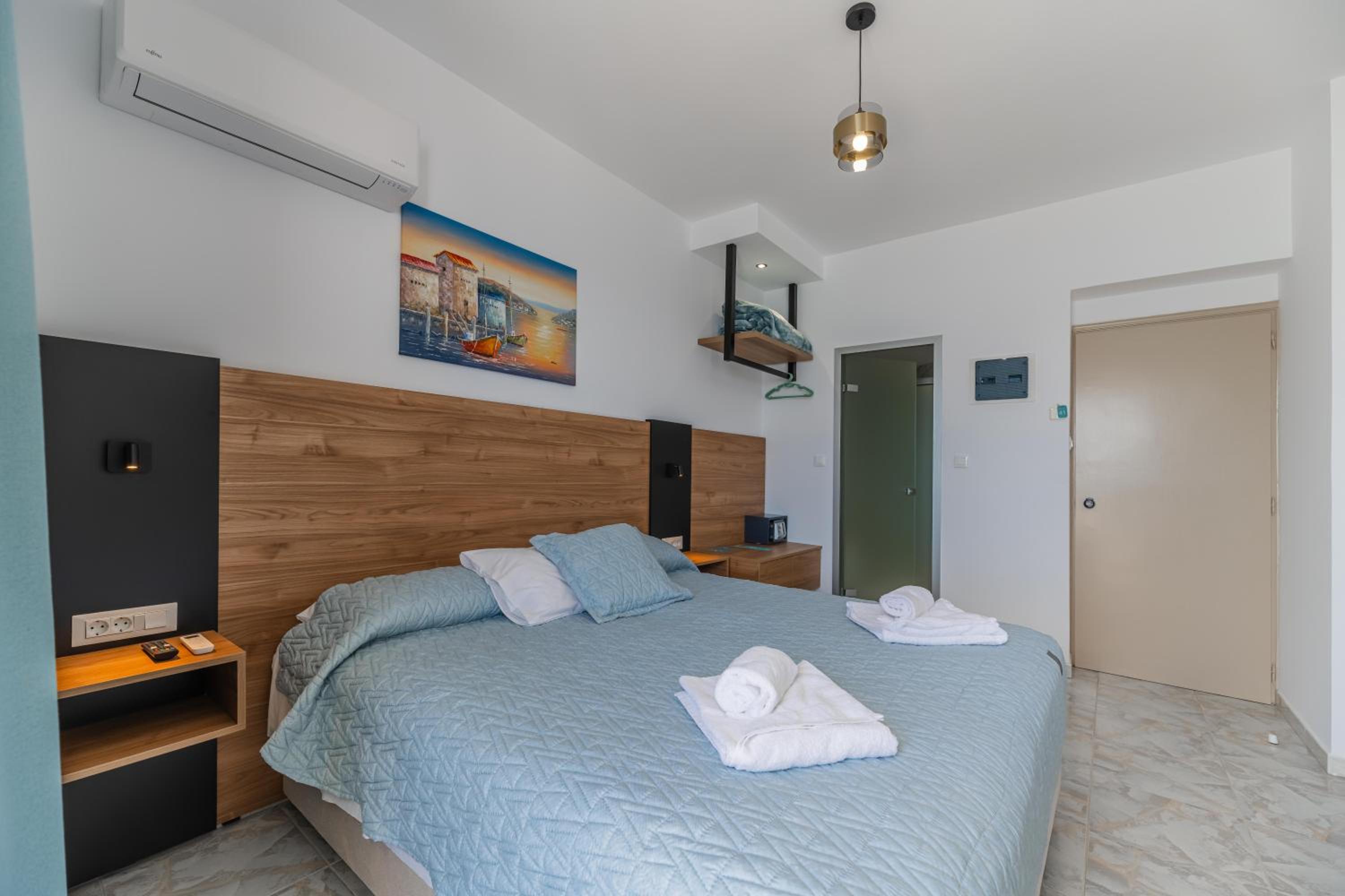 Deluxe Double or Twin Room