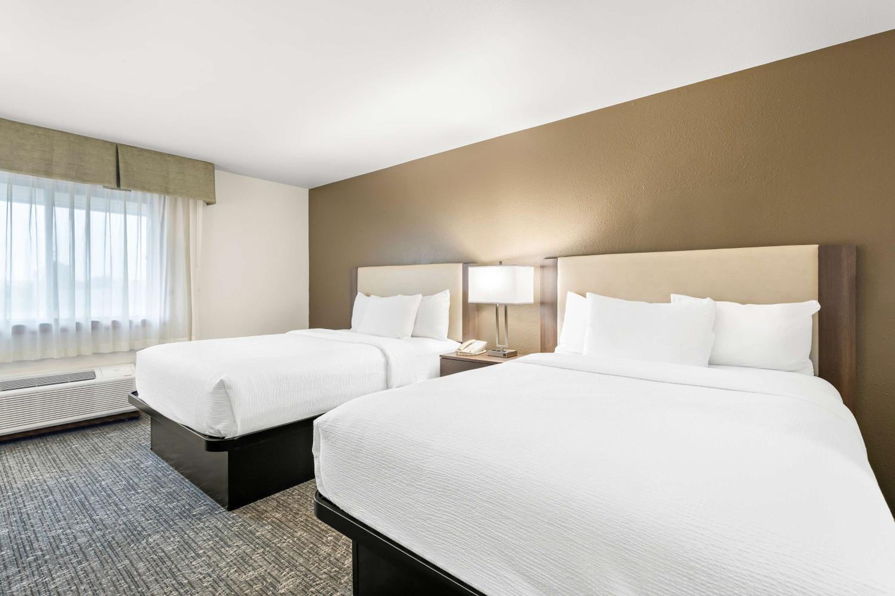 Queen Room with Two Queen Beds - Photo 1