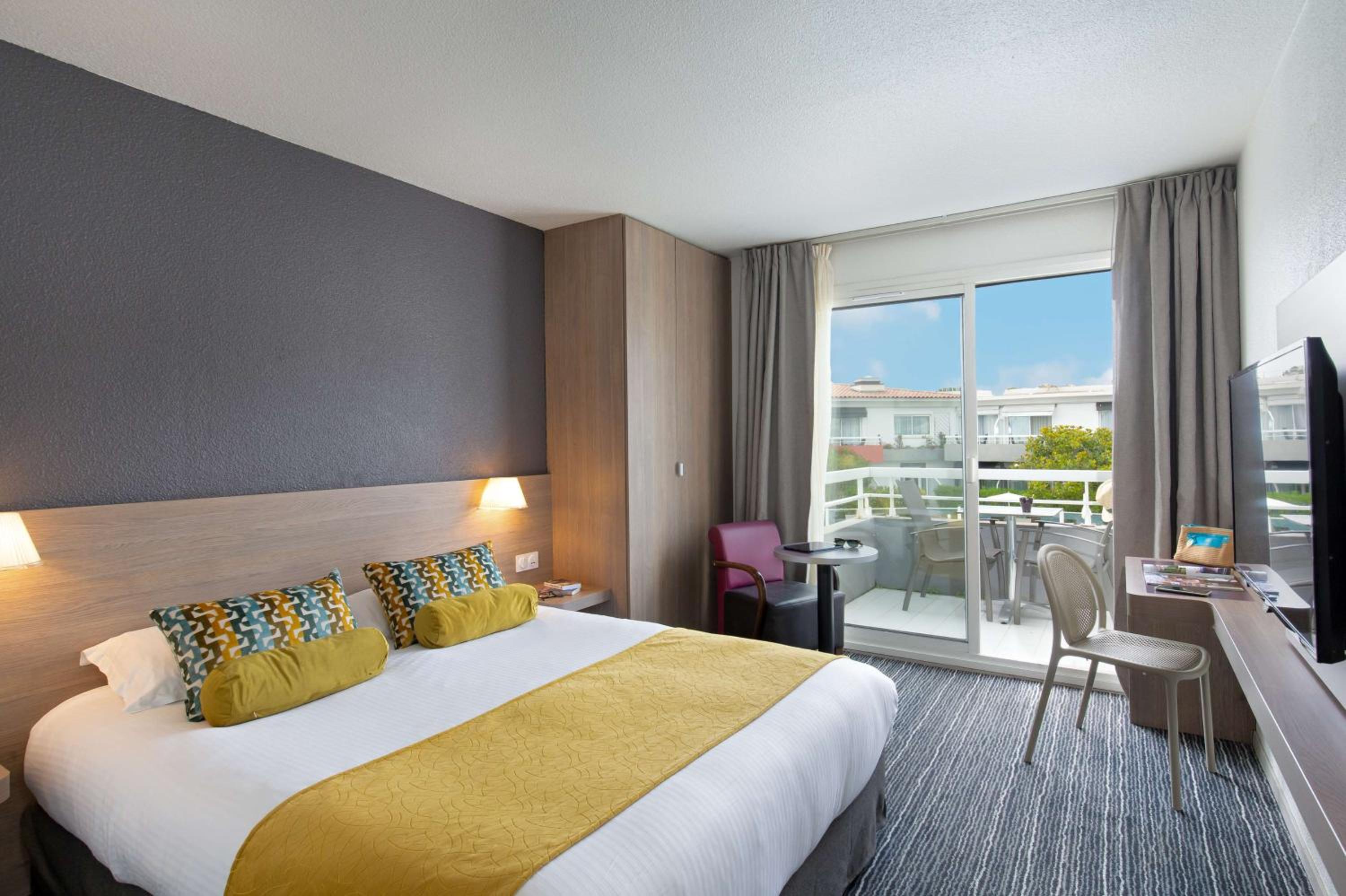 Comfort Queen Room - Photo 4