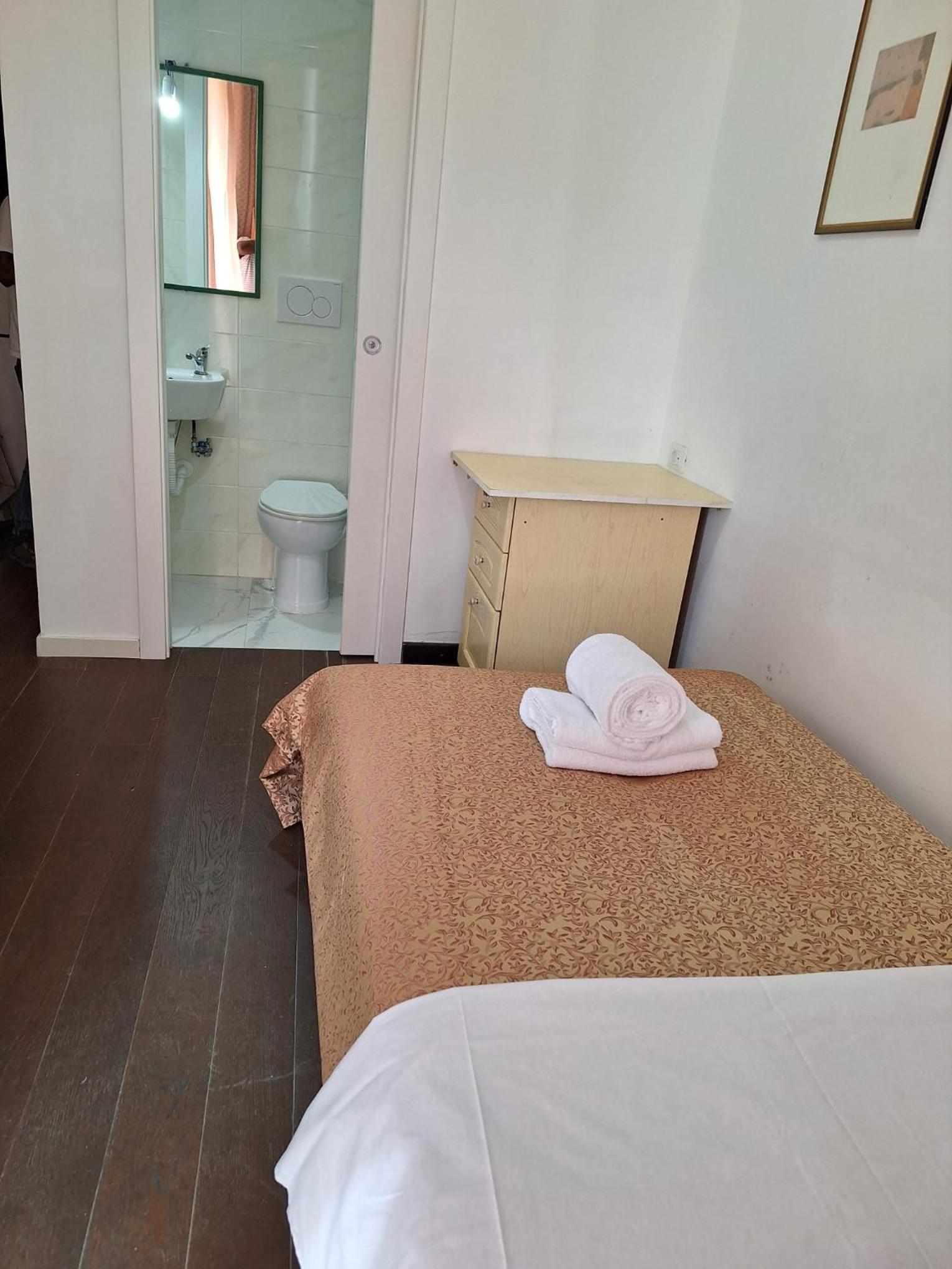 Double Room with Private Bathroom