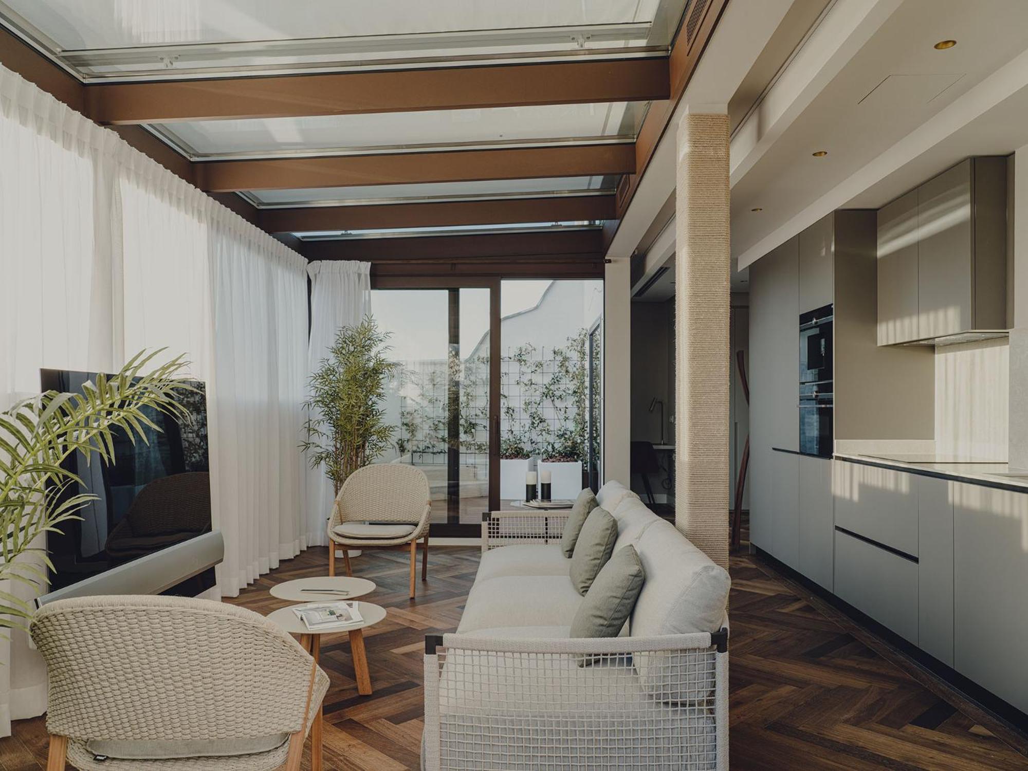 Penthouse Apartment - Photo 1