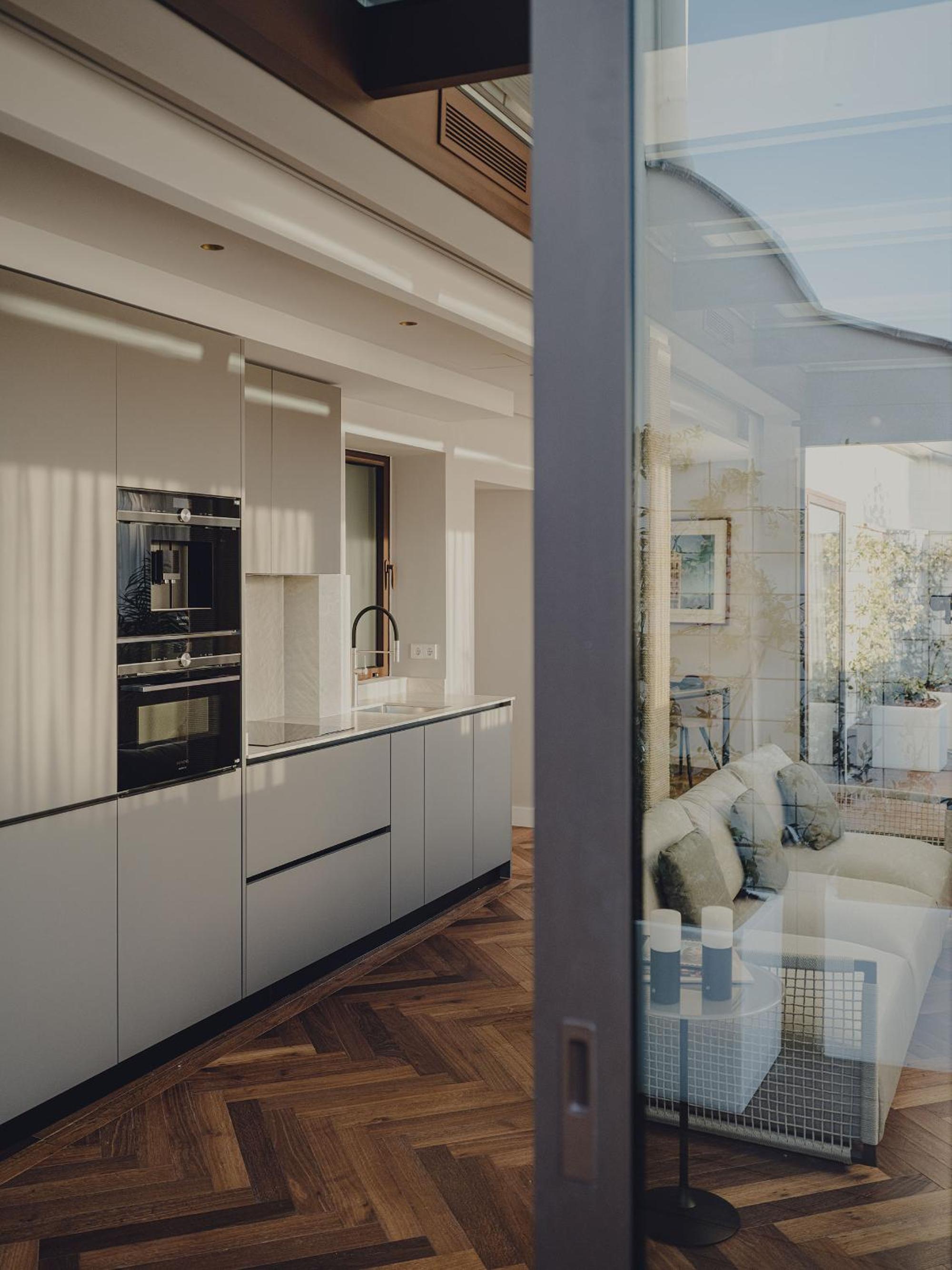 Penthouse Apartment - Photo 5