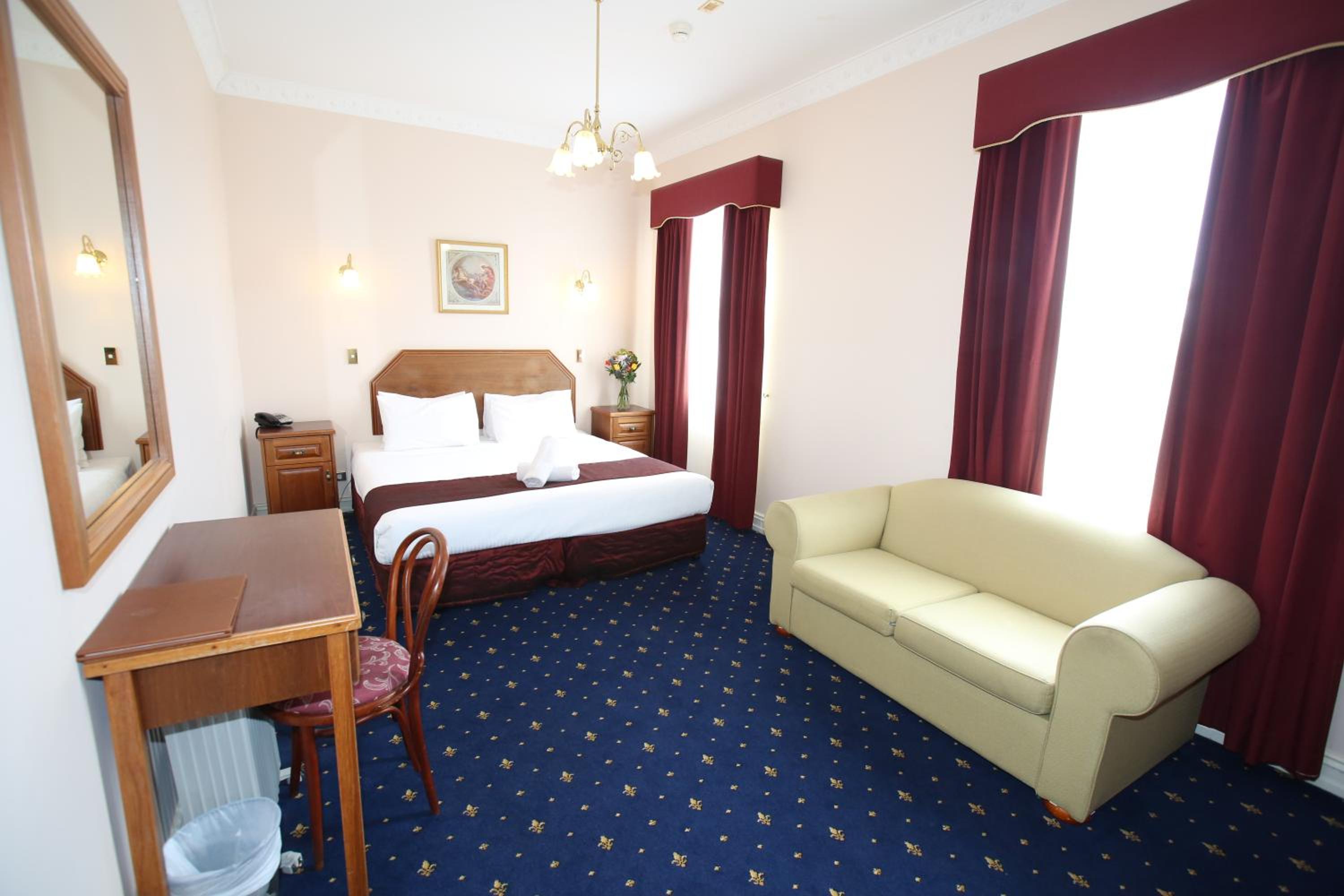 Executive King Room - Photo 2