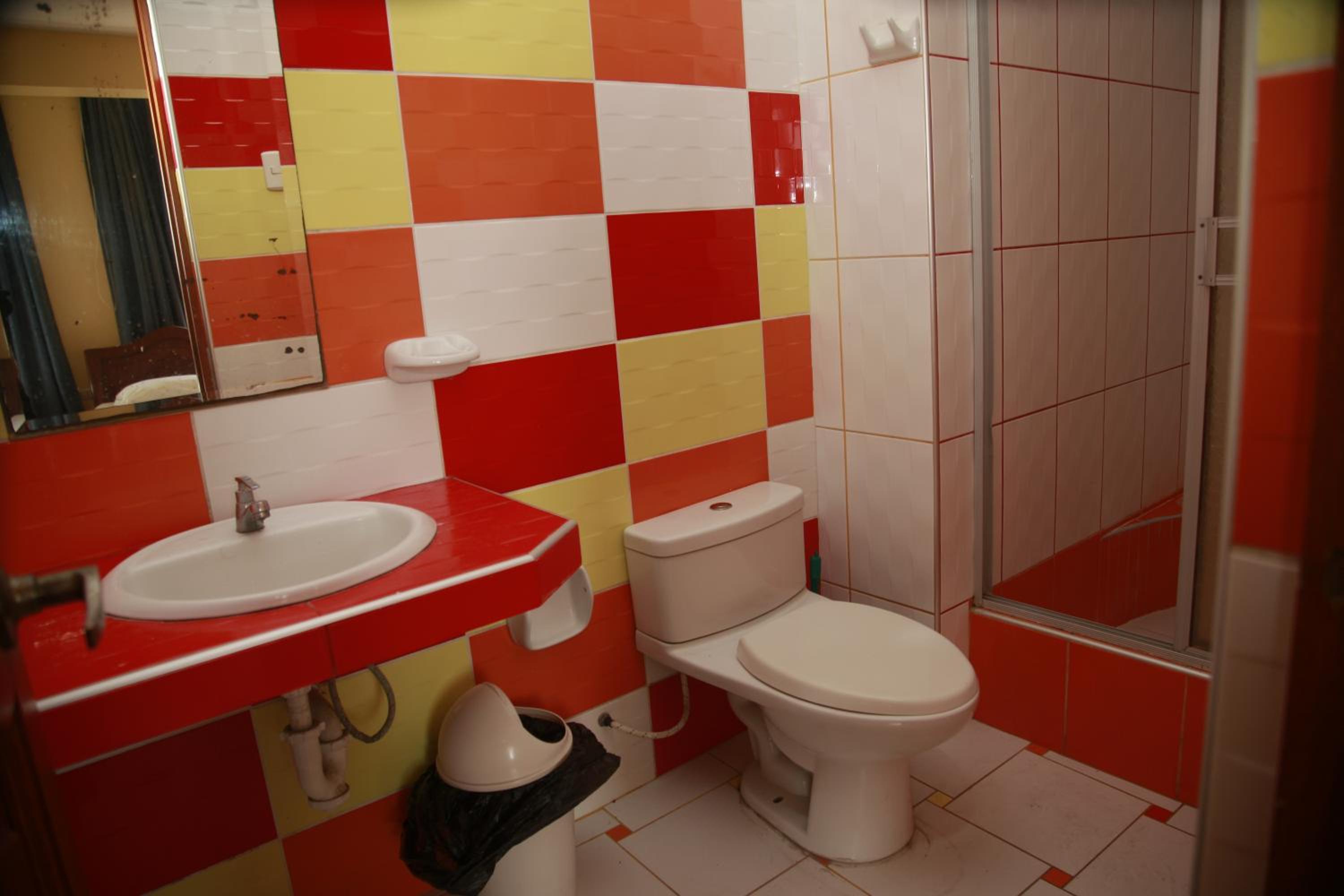 Quadruple Room with Private Bathroom photo 2