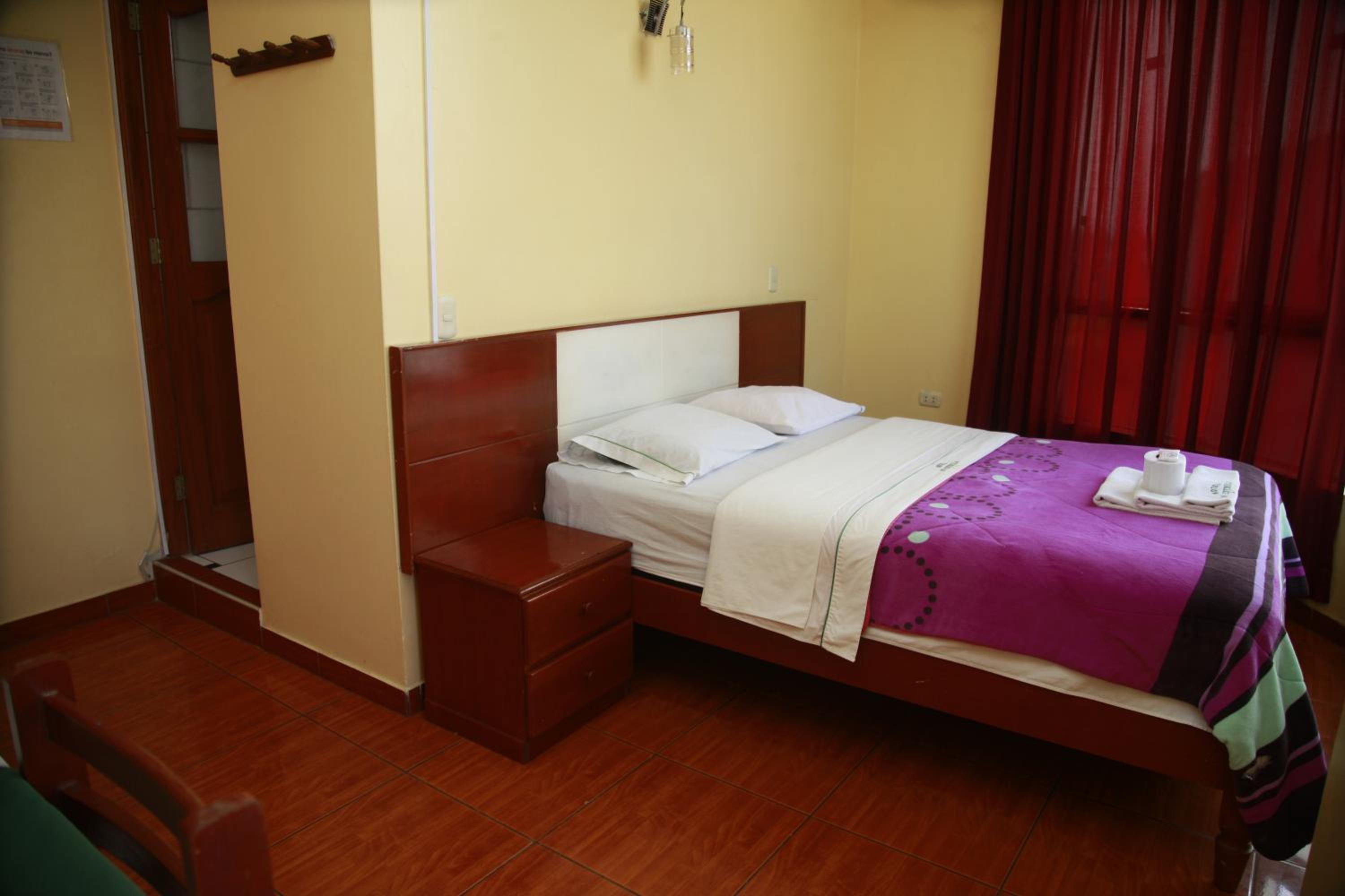 Double or Twin Room with Private Bathroom photo 3