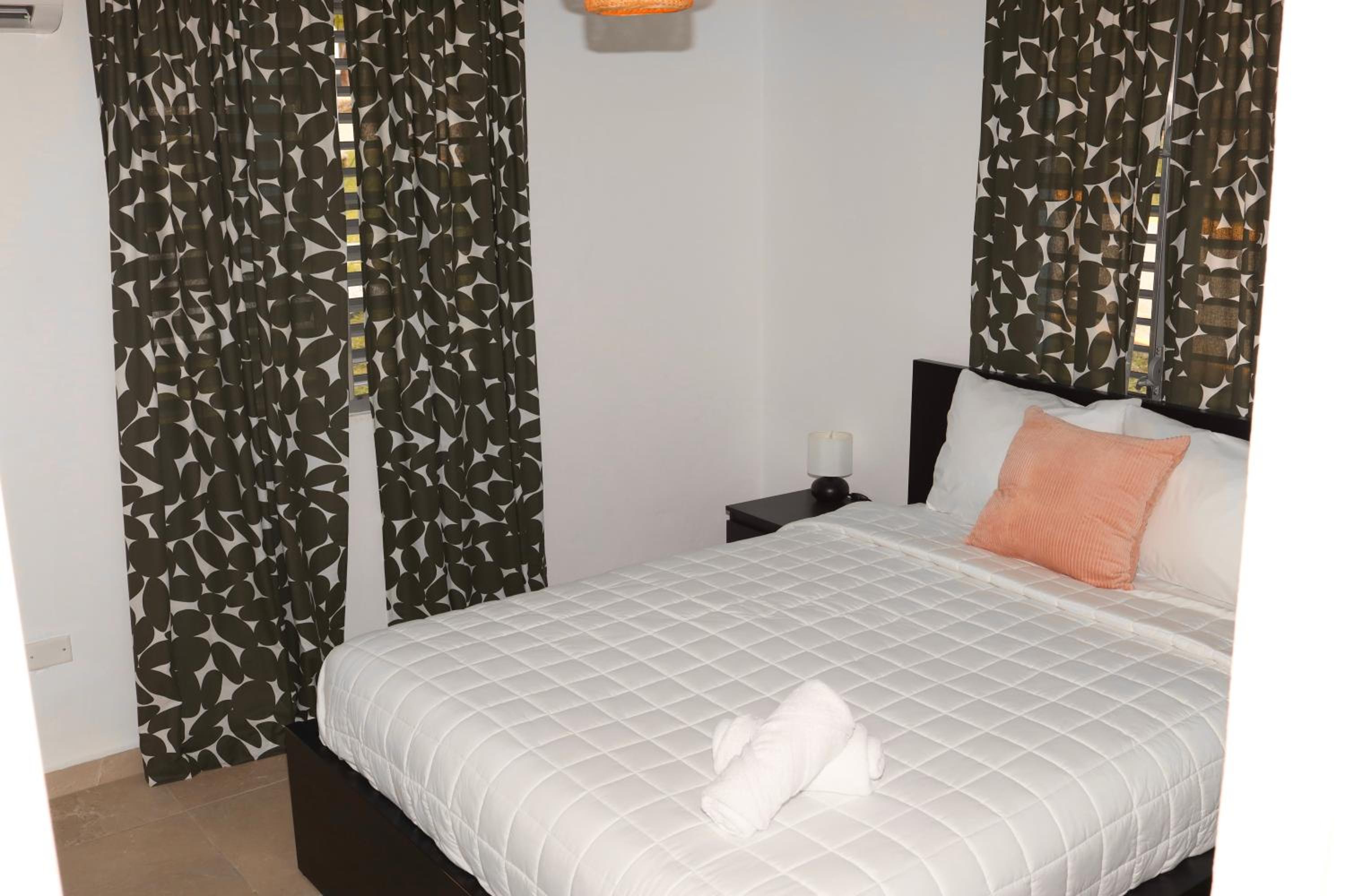 Two-Bedroom Apartment with Balcony photo 3
