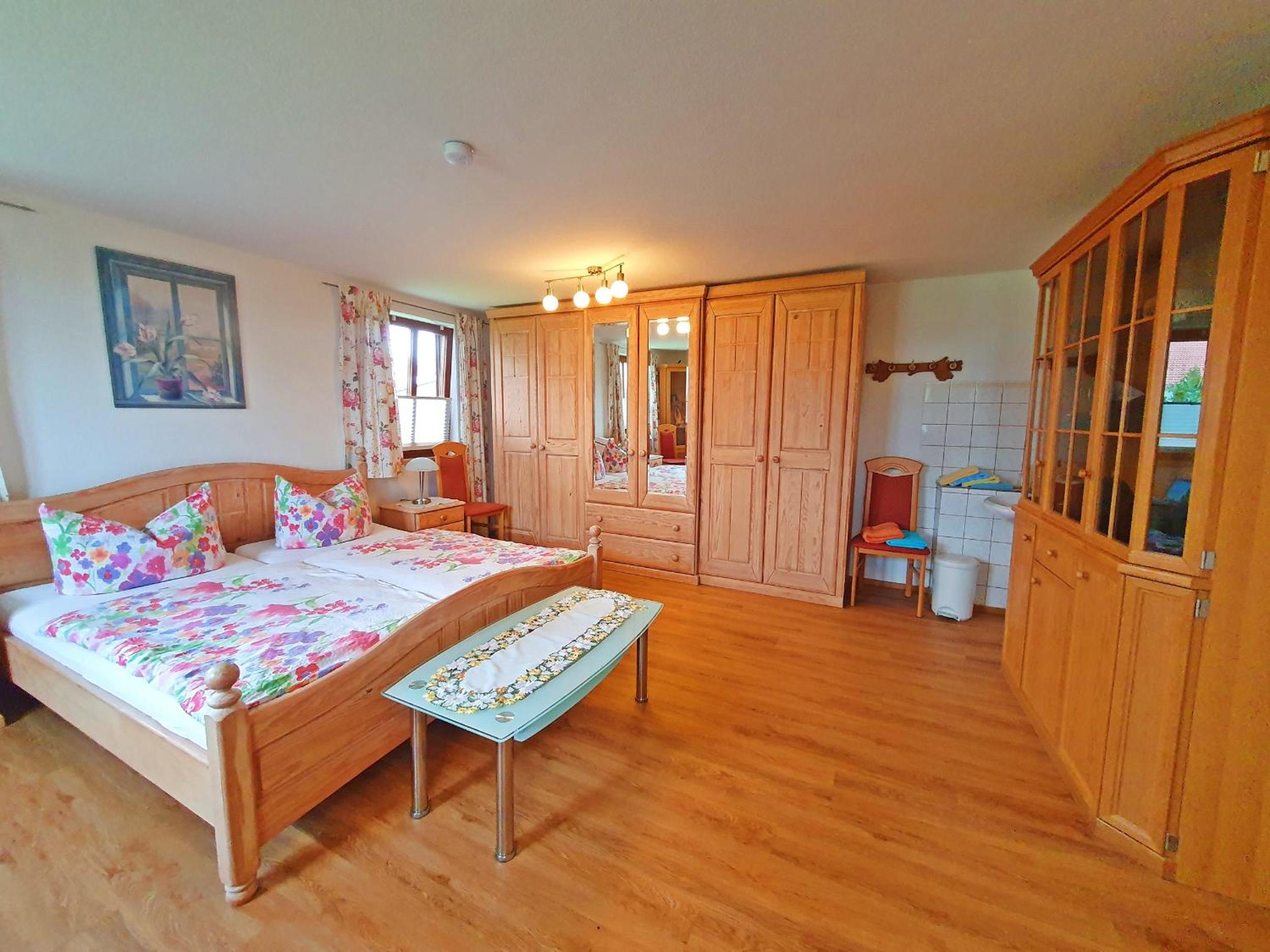 Basic Triple Room photo 1