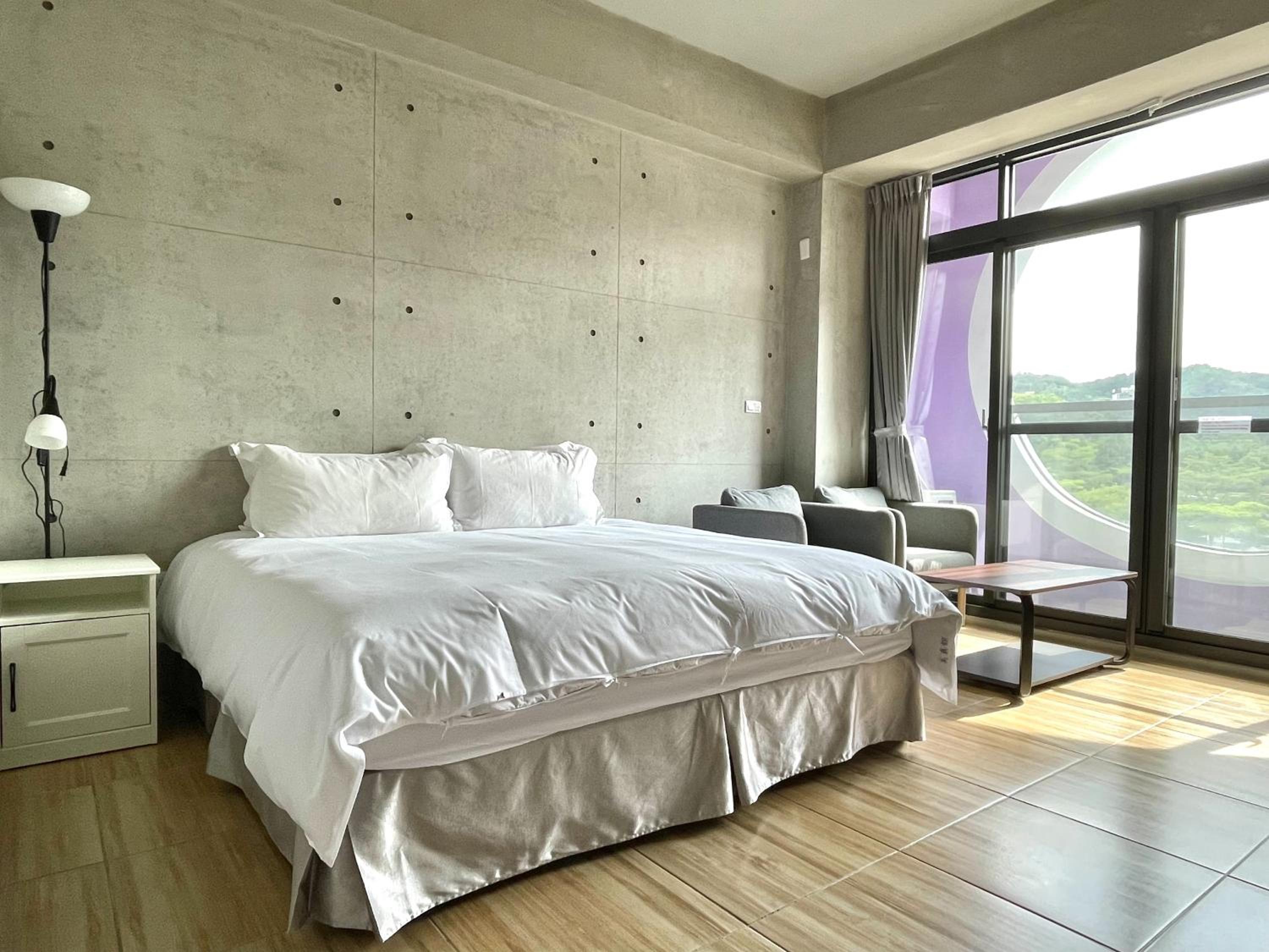 Queen Room with Balcony